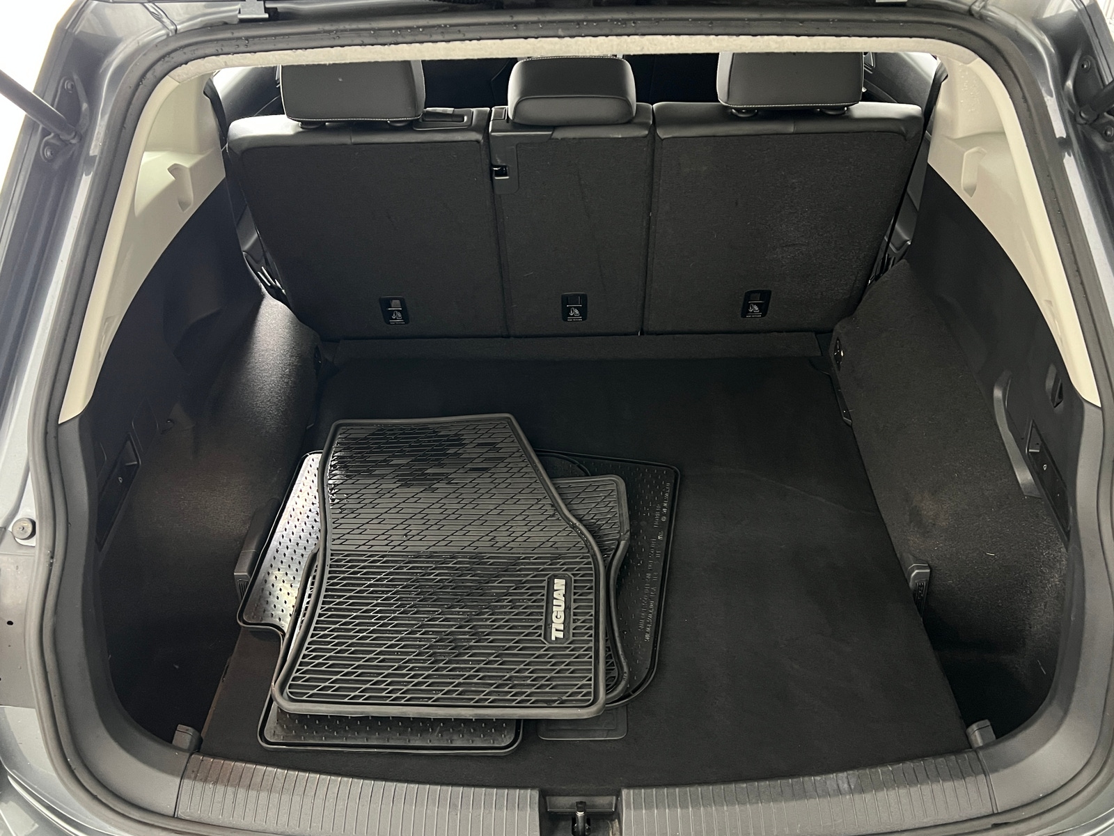 Thumbnail: 2021 Volkswagen Tiguan - 7