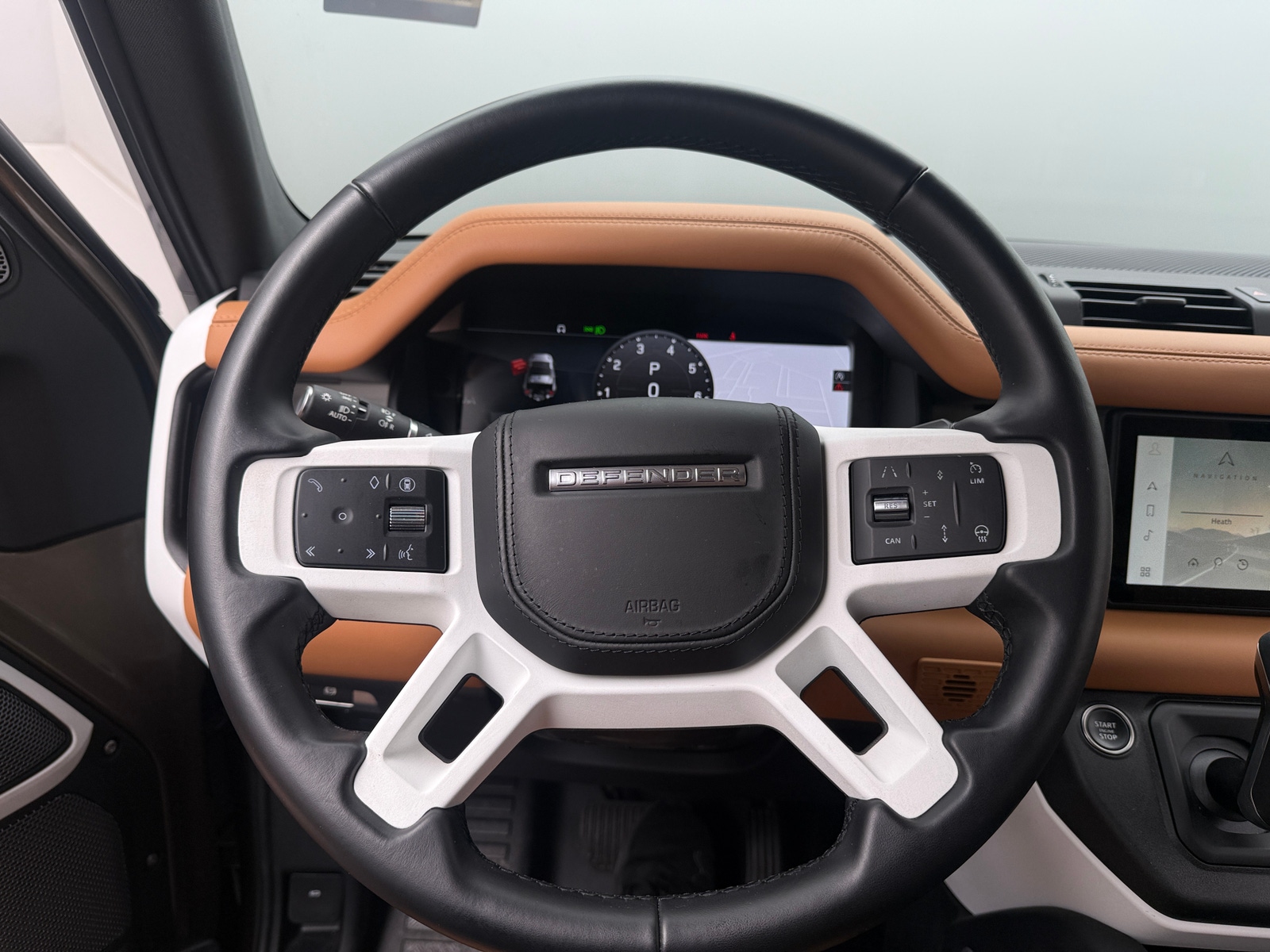 Thumbnail: 2024 Land Rover Defender - 4