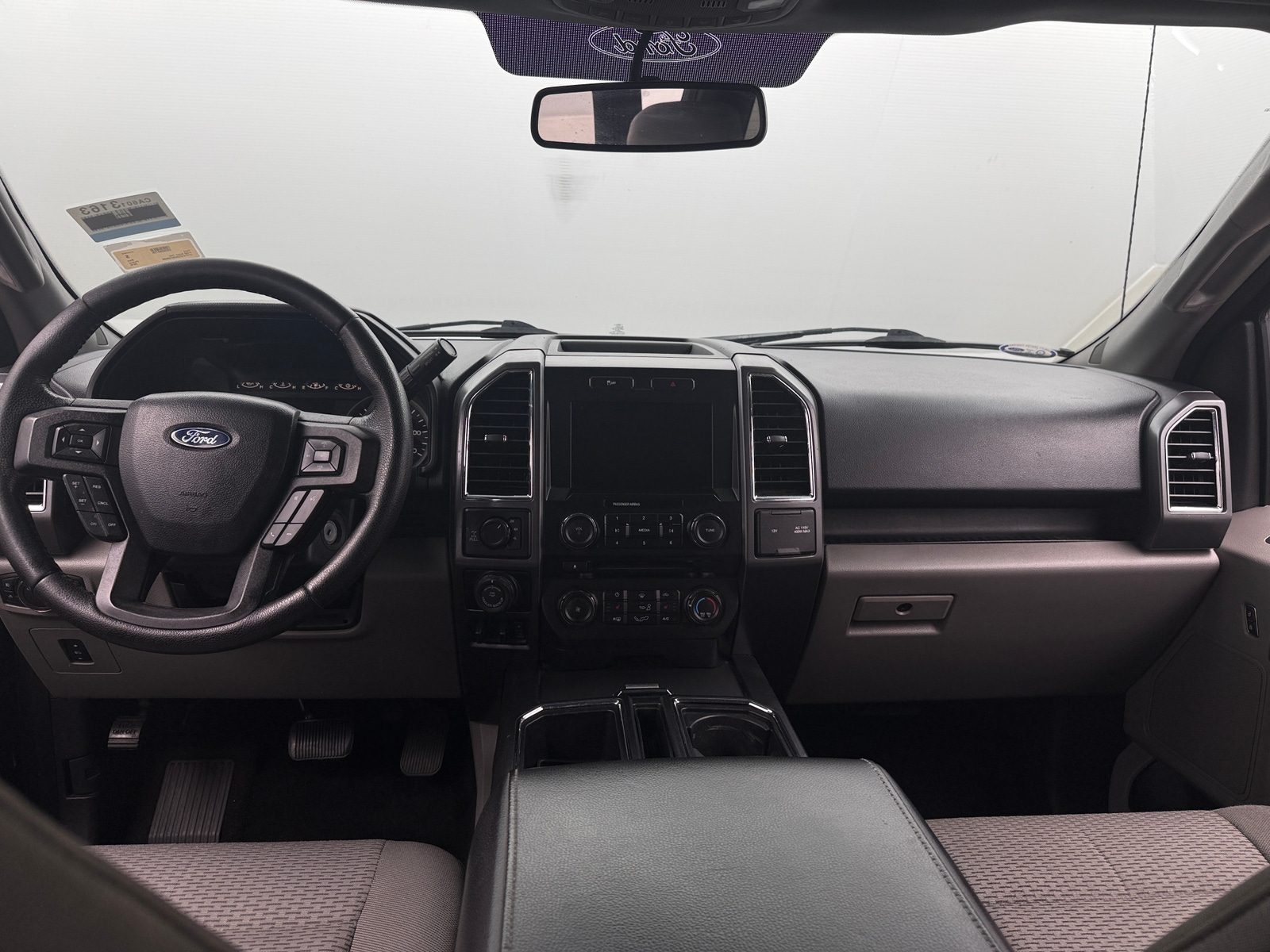 Thumbnail: 2016 Ford Econoline - 3
