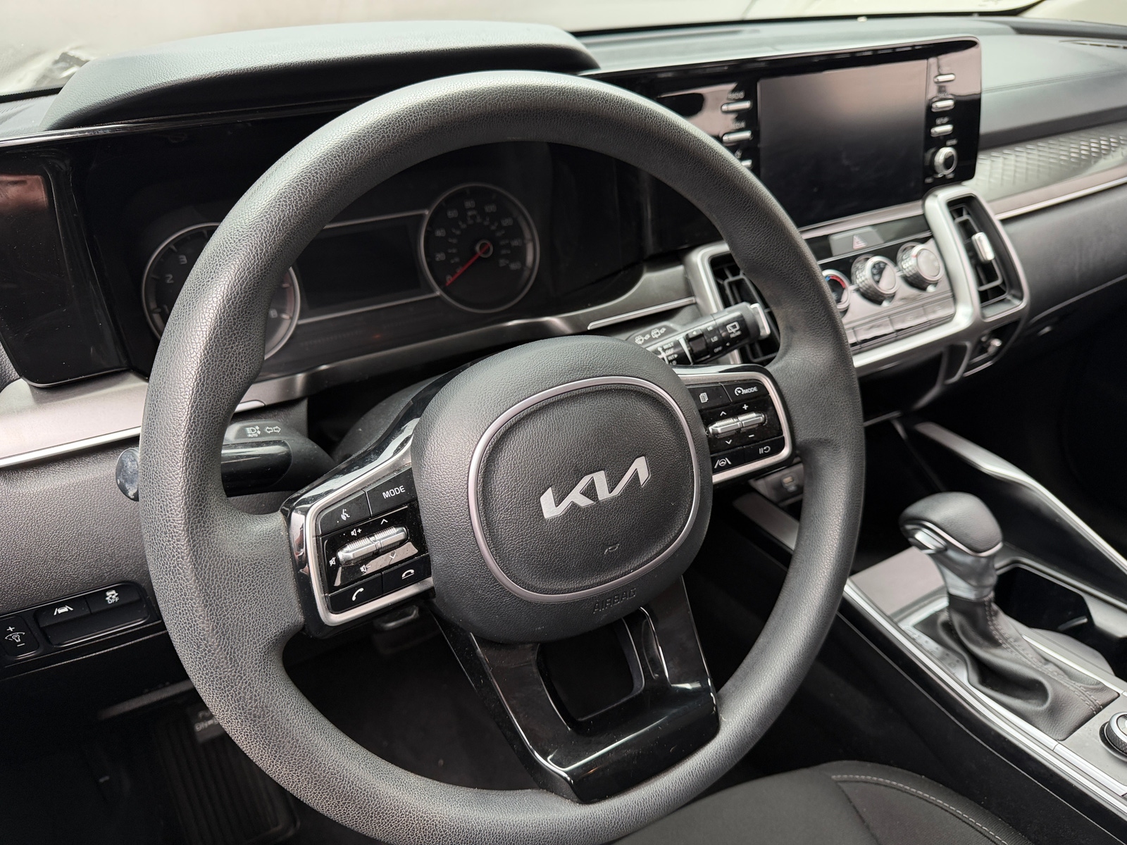 Thumbnail: 2023 Kia Sorento - 5