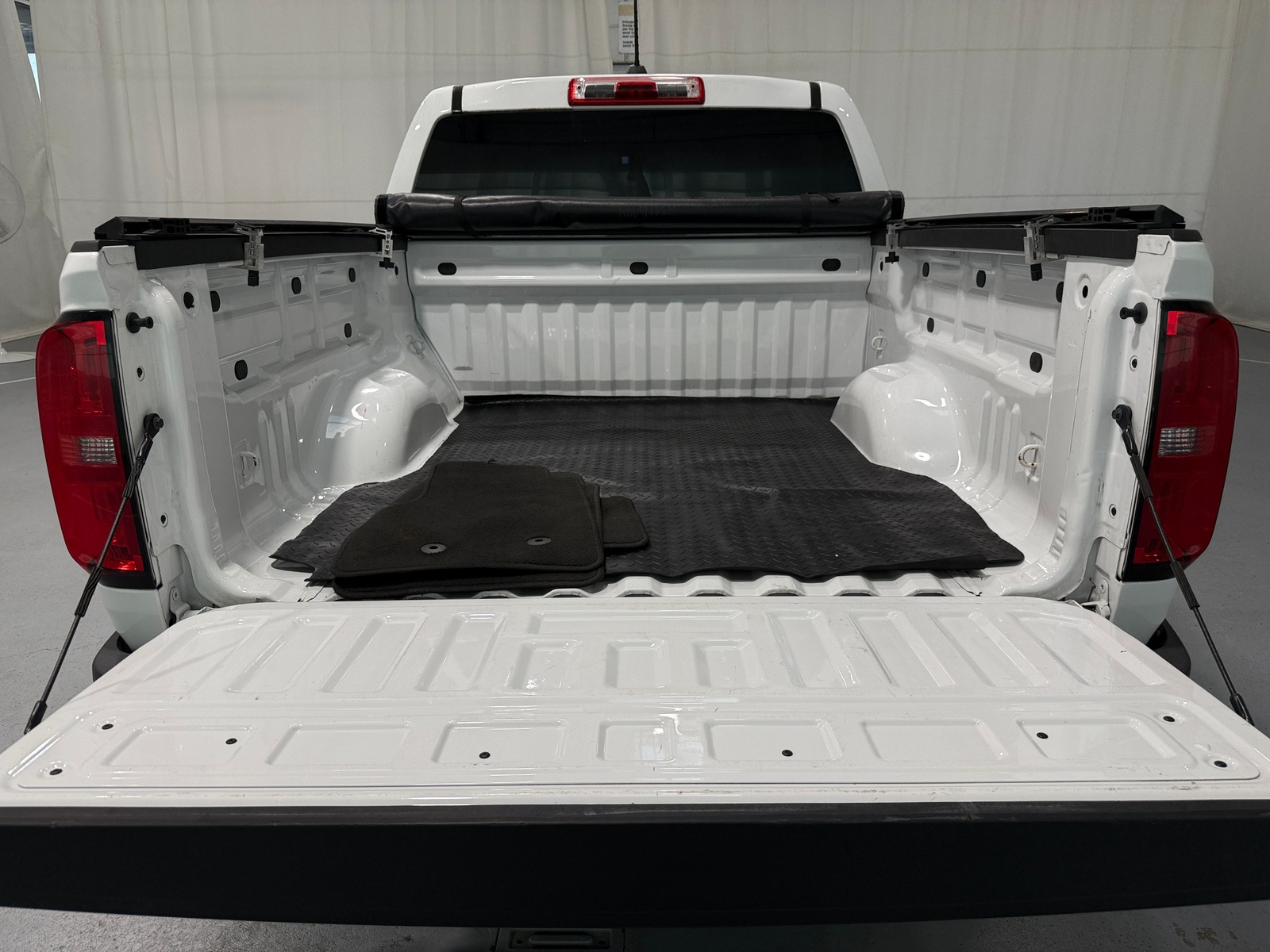 Thumbnail: 2022 Chevrolet Colorado - 7