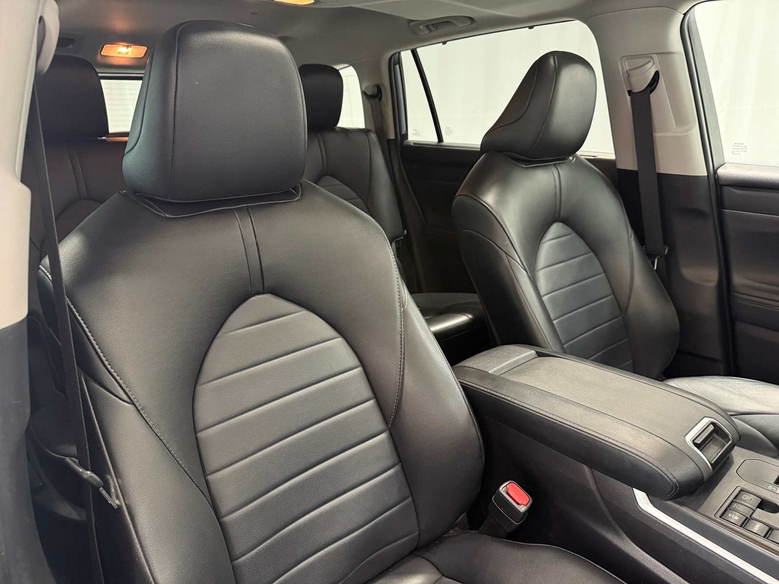 Thumbnail: 2023 Toyota Highlander - 2