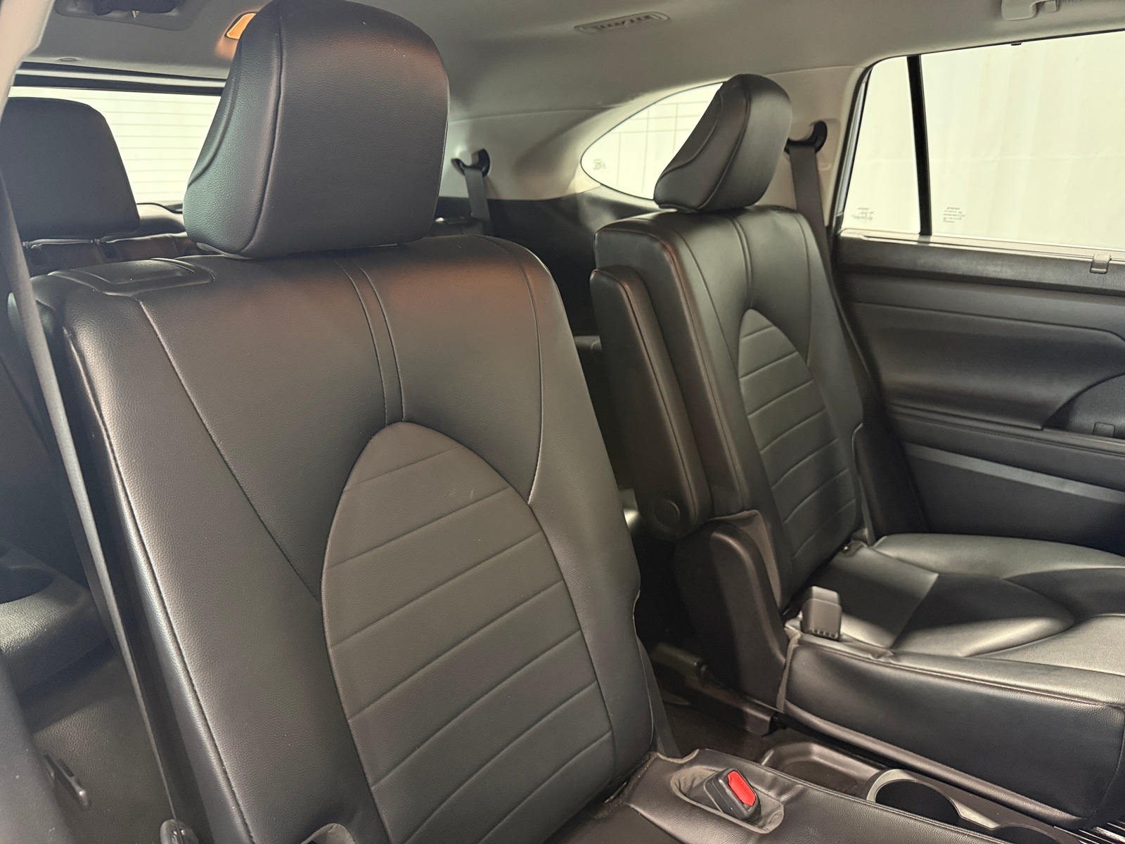 Thumbnail: 2023 Toyota Highlander - 6