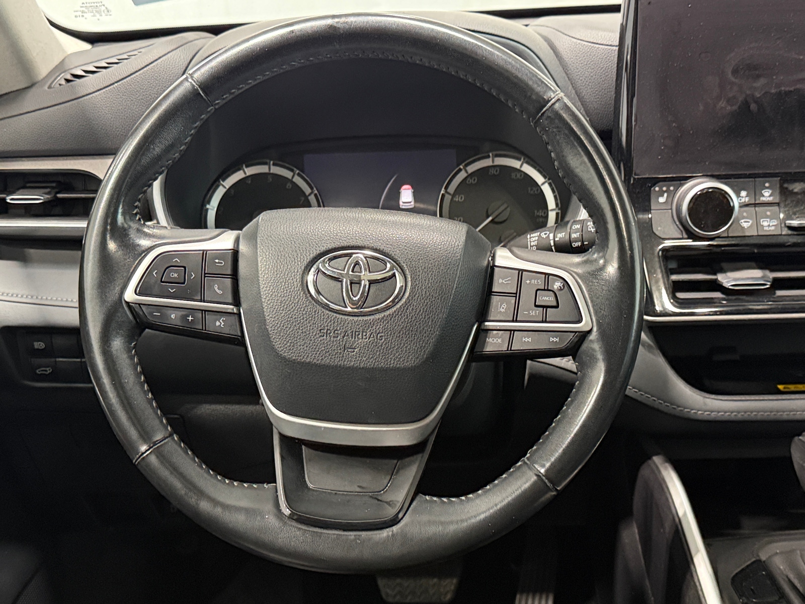 Thumbnail: 2023 Toyota Highlander - 5