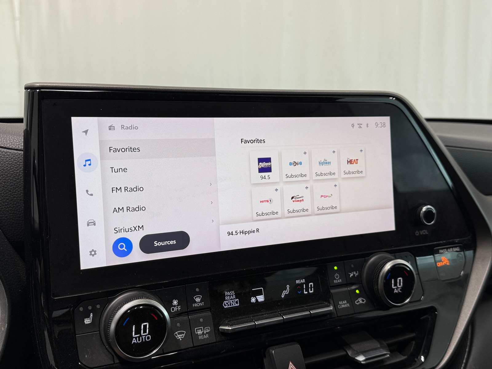 Thumbnail: 2023 Toyota Highlander - 4