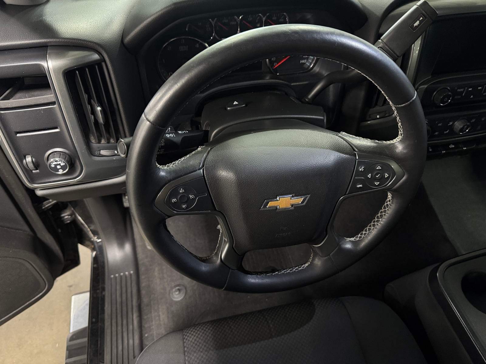 Thumbnail: 2018 Chevrolet Silverado 1500 - 5