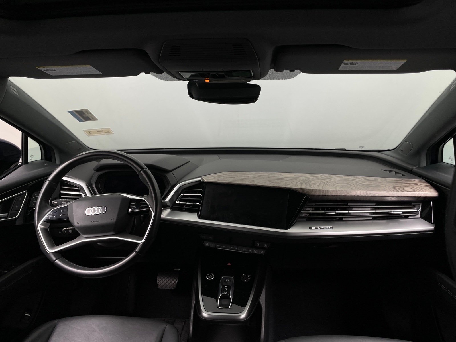 Thumbnail: 2023 Audi Q4 e-tron - 2
