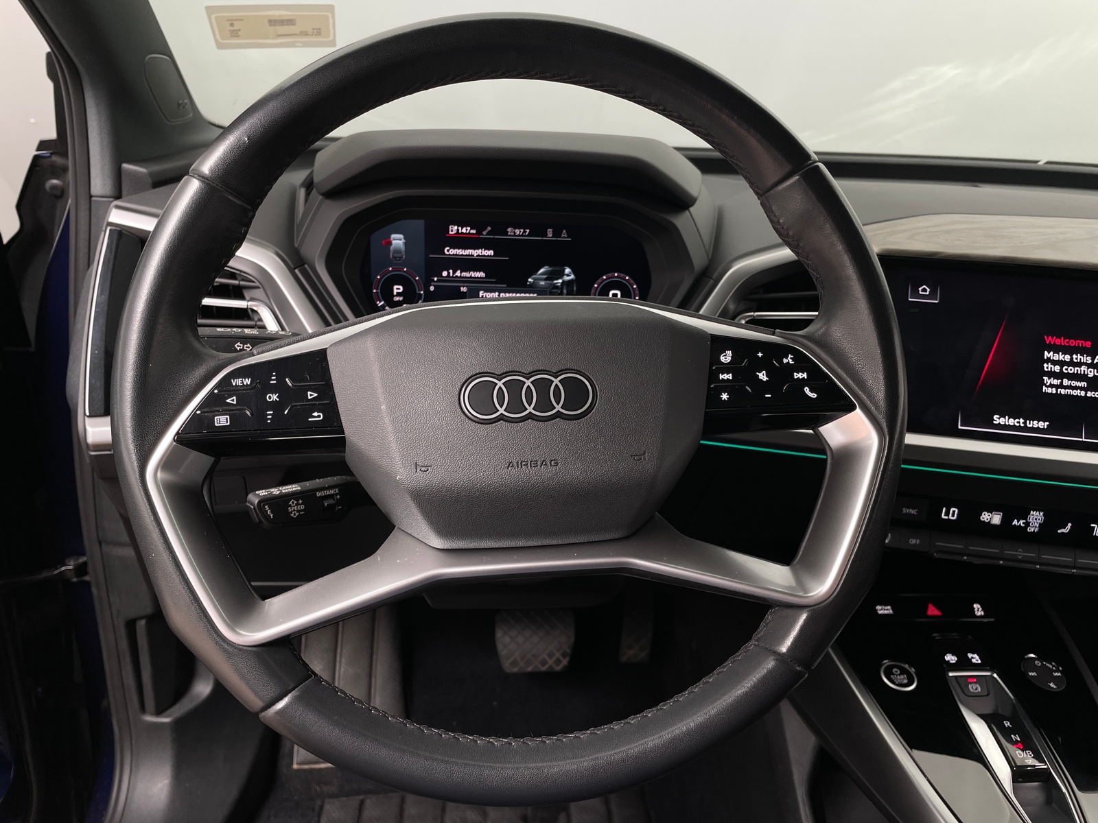 Thumbnail: 2023 Audi Q4 e-tron - 4