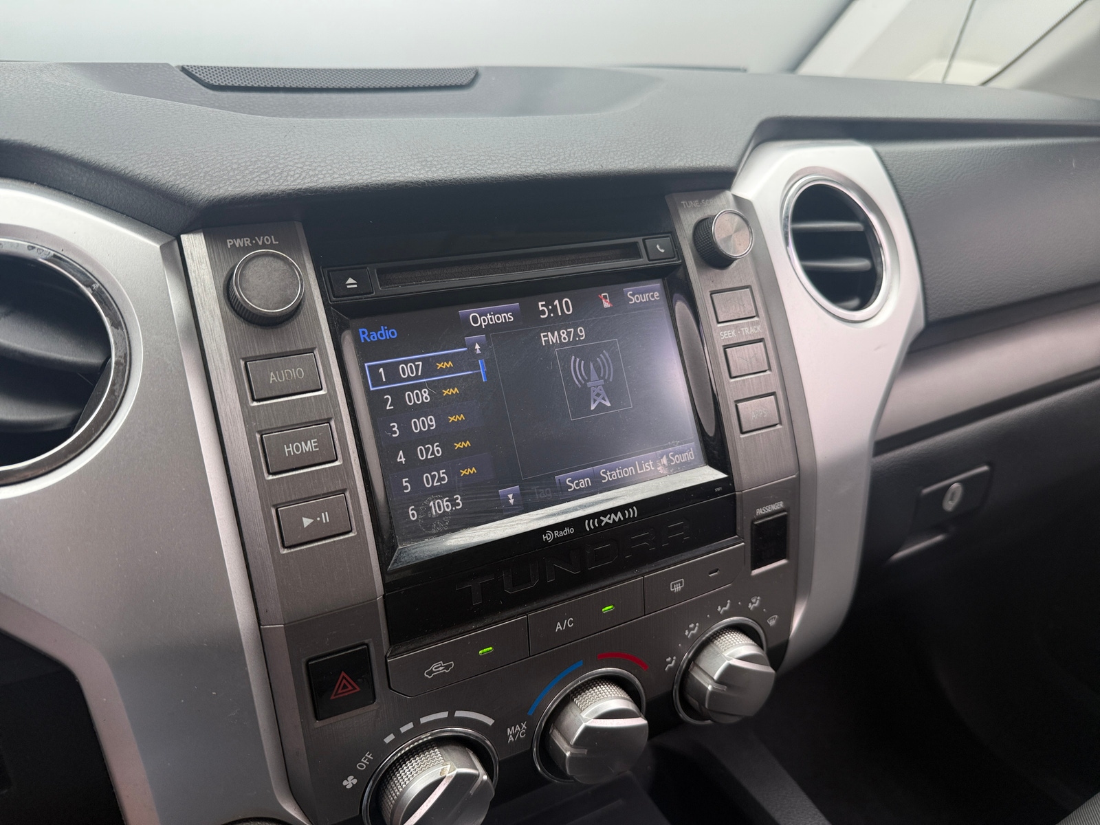 Thumbnail: 2015 Toyota Tundra - 4
