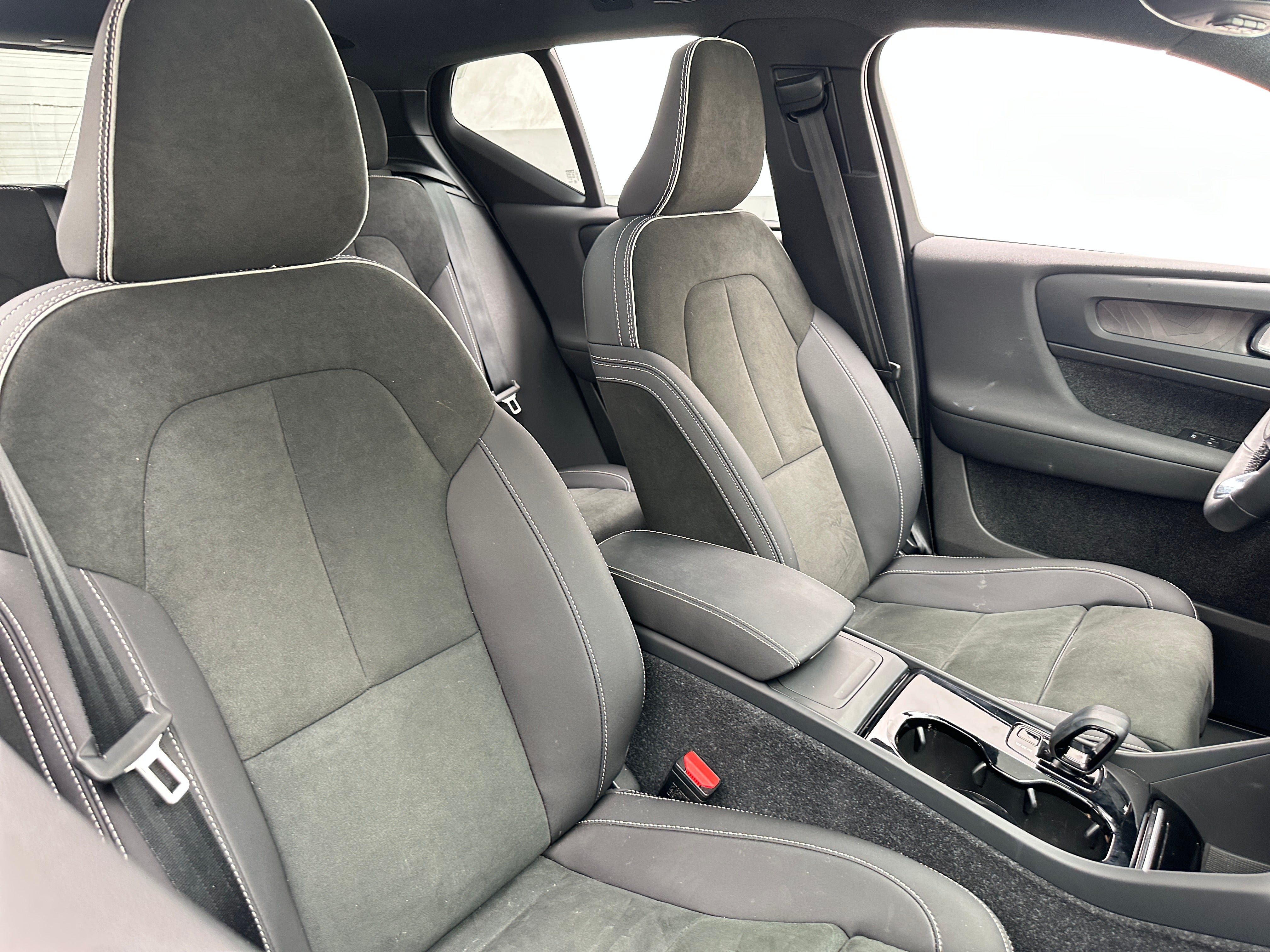 Used 2023 Volvo XC40 Ultimate with VIN YV4ED3UM9P2951303 for sale in Oak Creek, WI