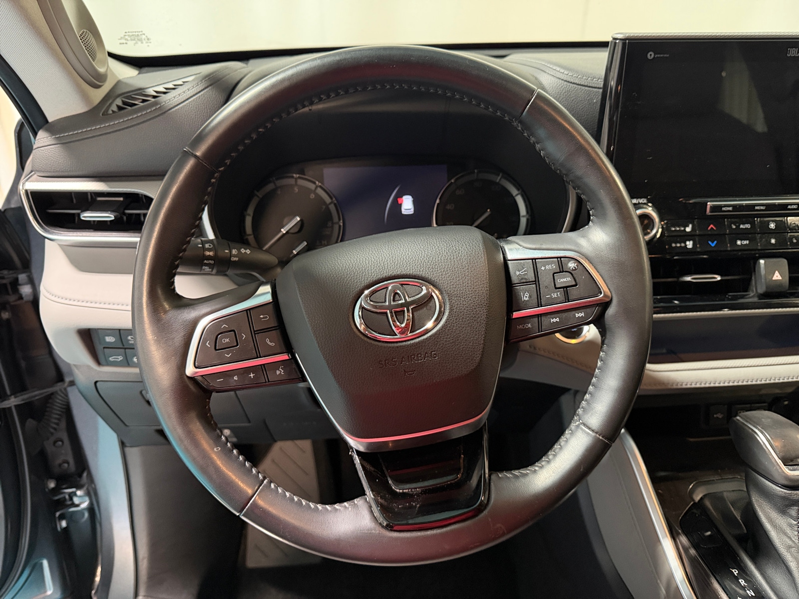 Thumbnail: 2020 Toyota Highlander - 4