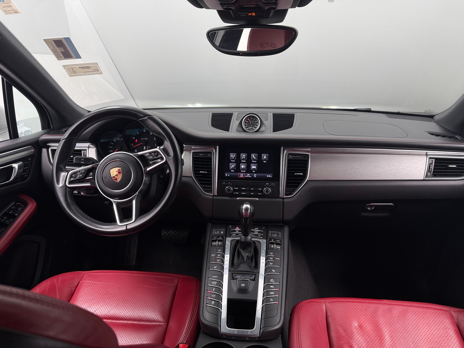 Thumbnail: 2018 Porsche Macan - 2