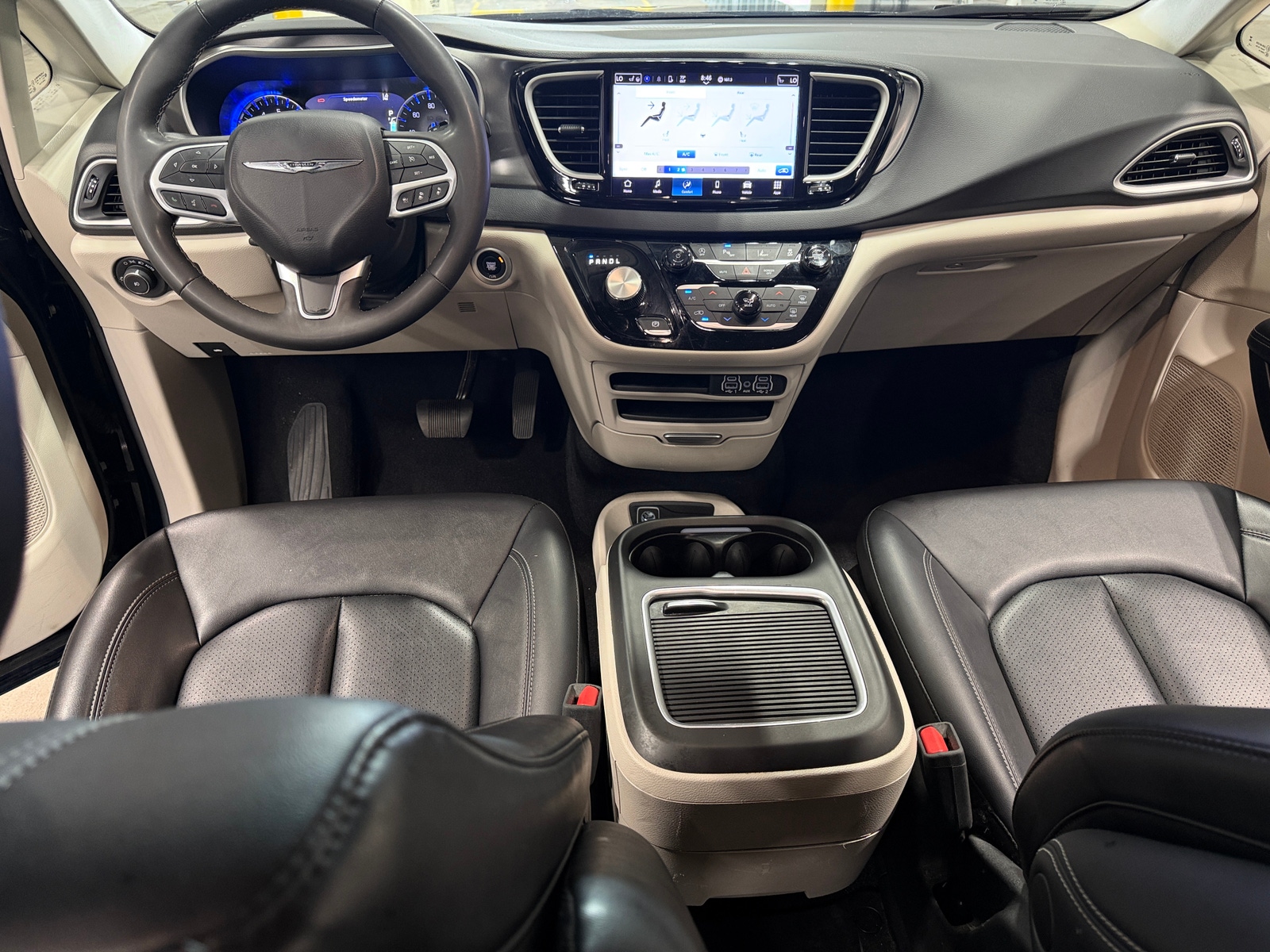 Thumbnail: 2024 Chrysler Pacifica - 2