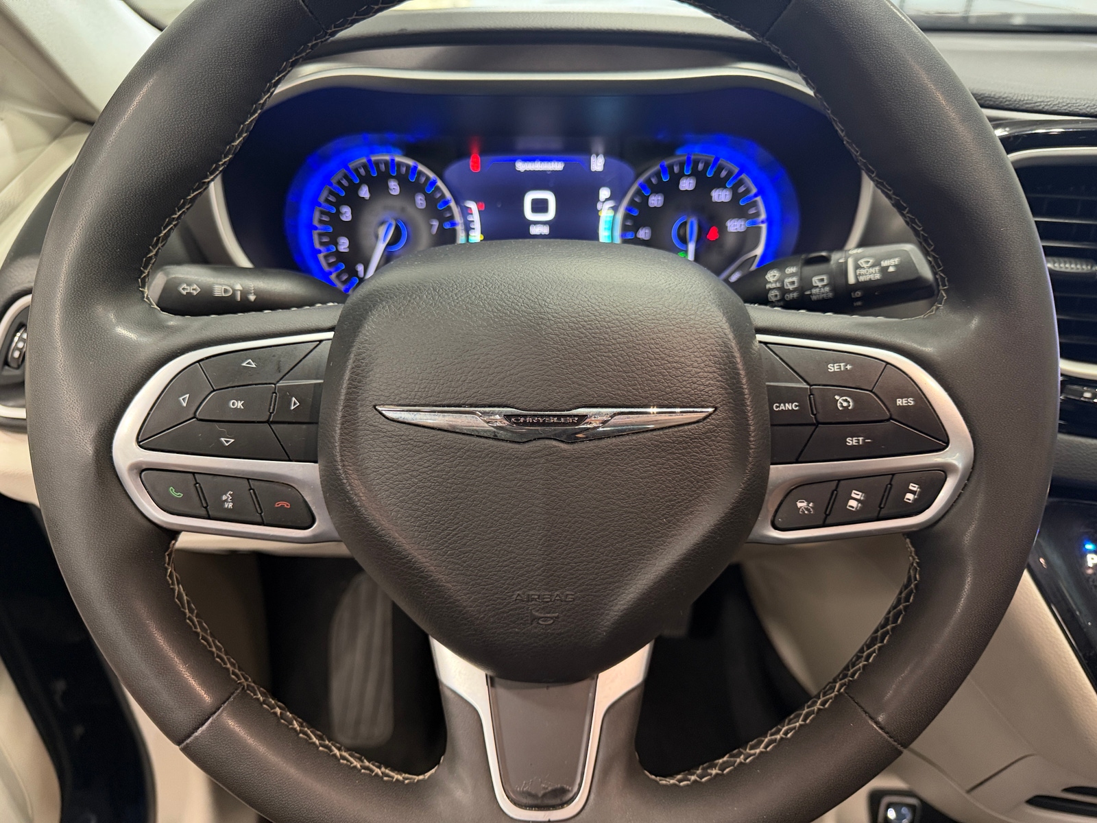 Thumbnail: 2024 Chrysler Pacifica - 4