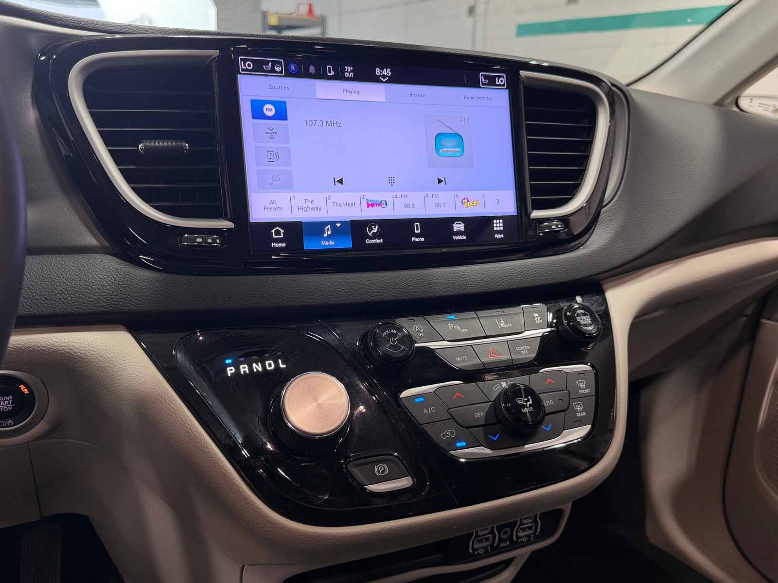 Thumbnail: 2024 Chrysler Pacifica - 3