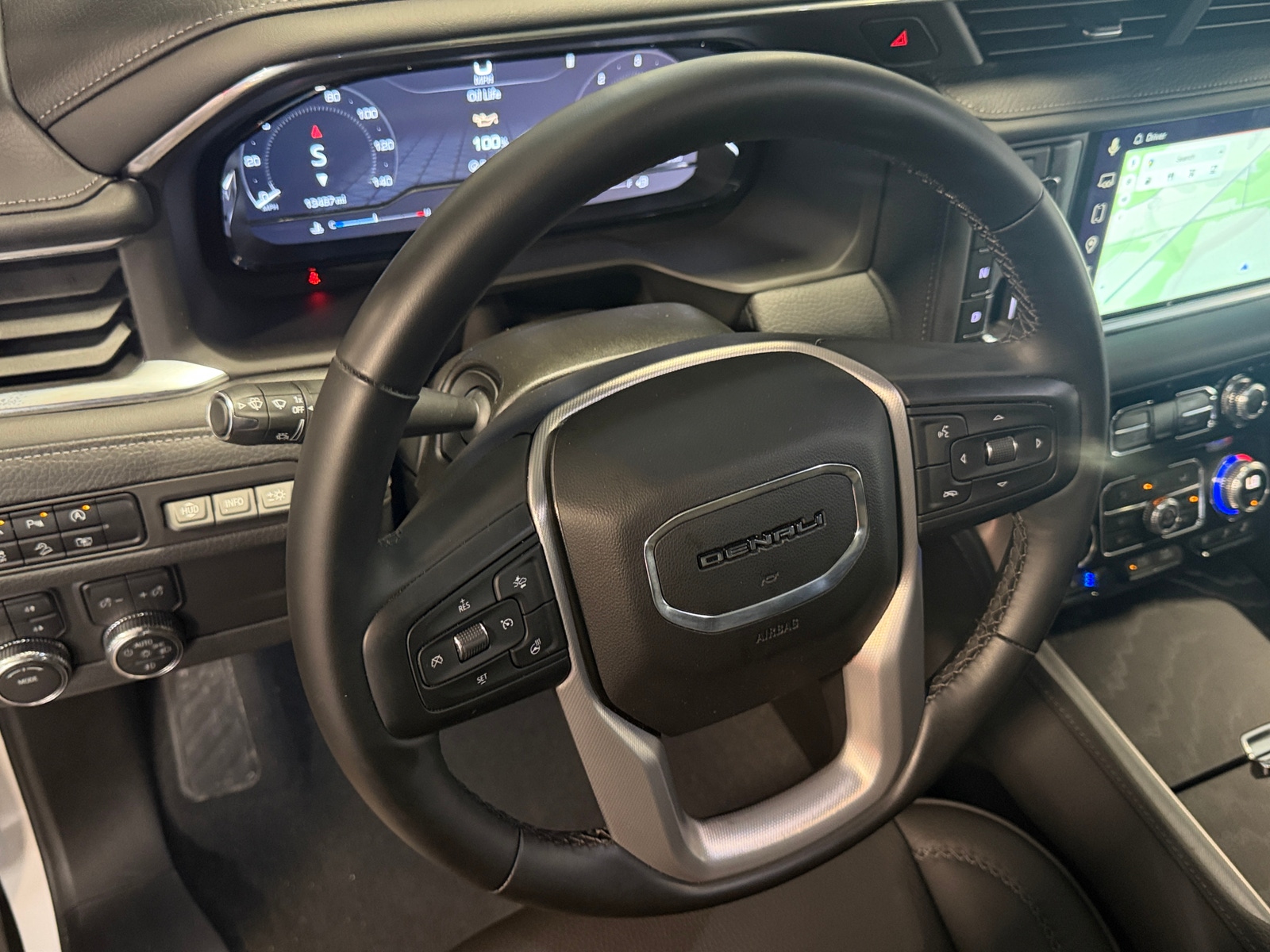 Thumbnail: 2023 GMC Yukon - 4