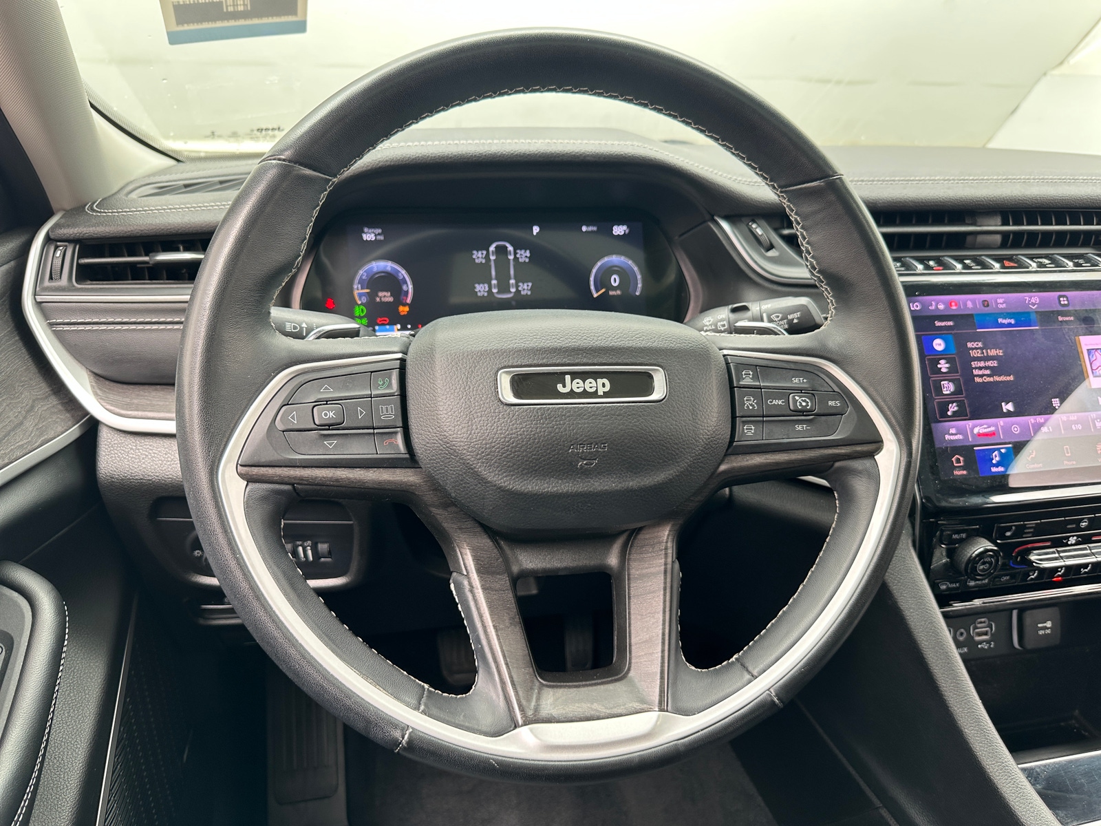 Thumbnail: 2022 Jeep Grand Cherokee L - 4