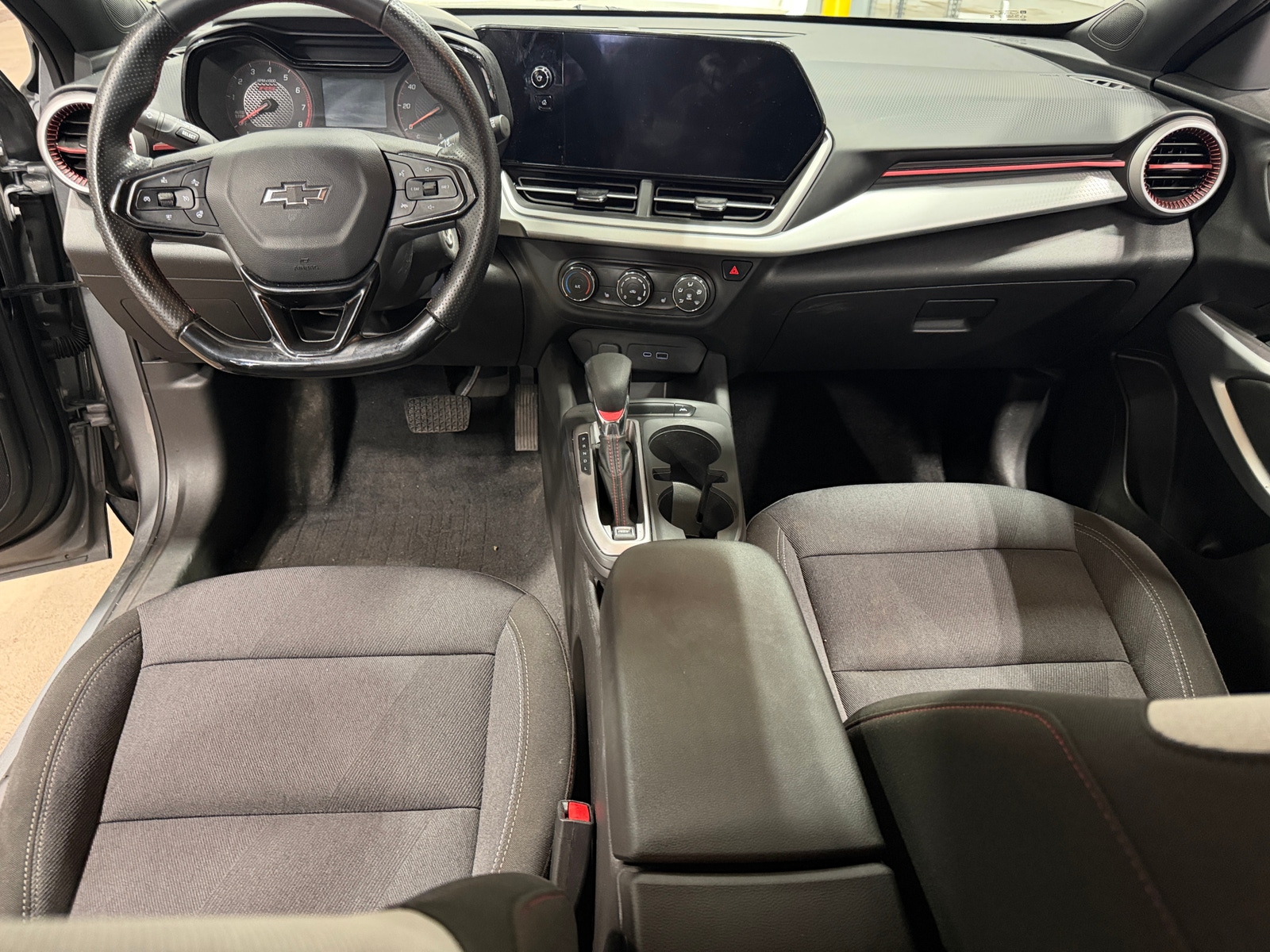 Thumbnail: 2024 Chevrolet Trax - 3