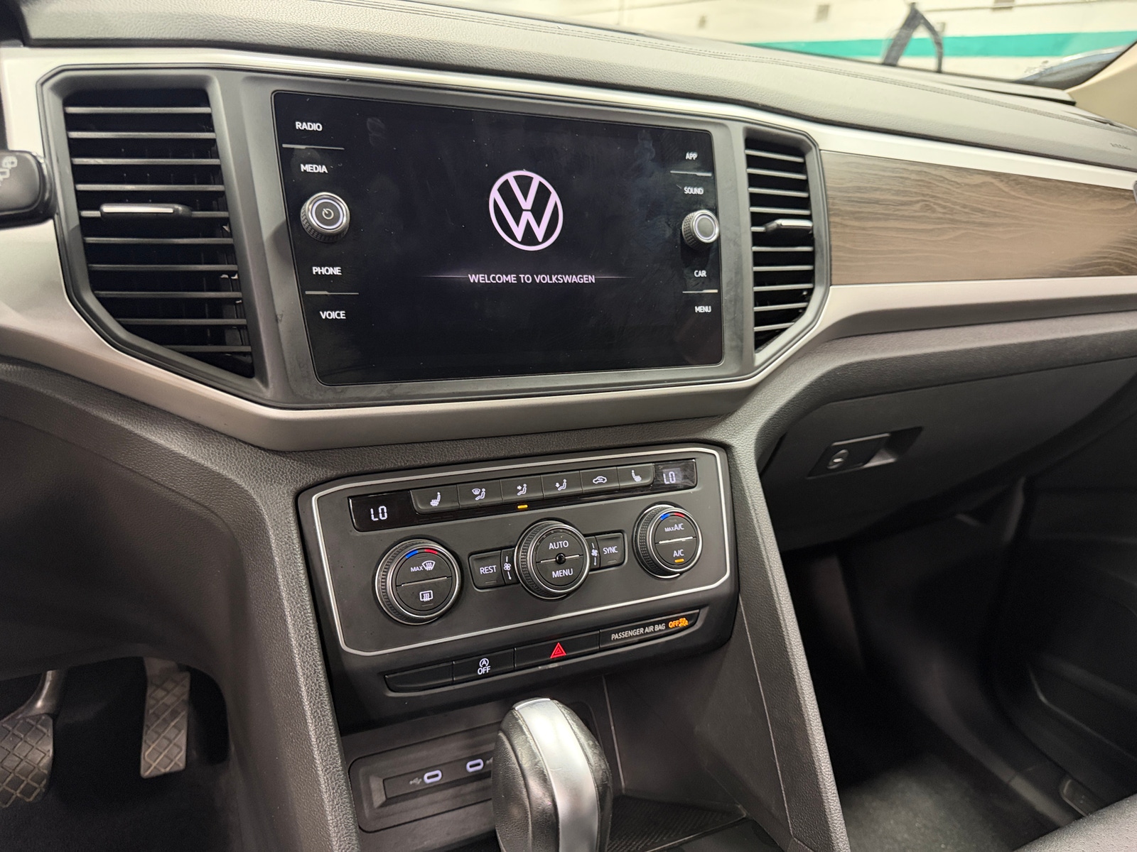 Thumbnail: 2021 Volkswagen Atlas - 3