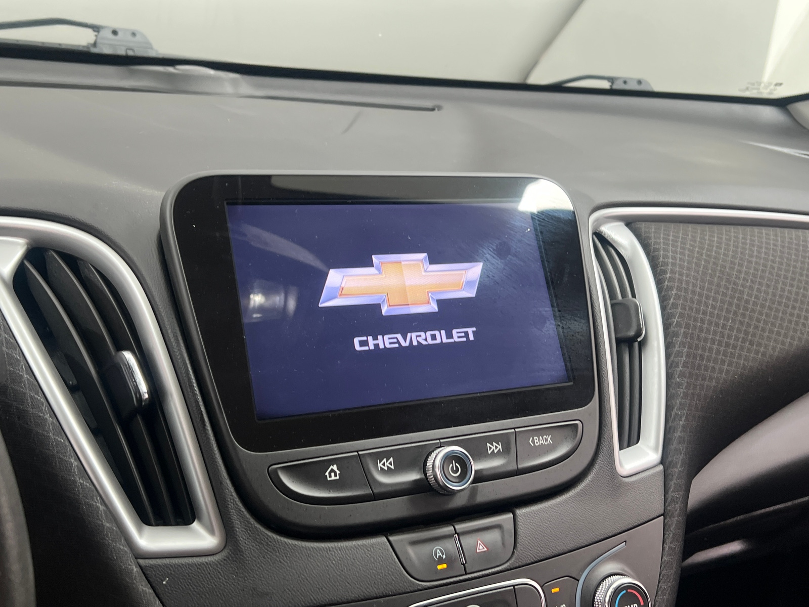 Thumbnail: 2022 Chevrolet Malibu - 4