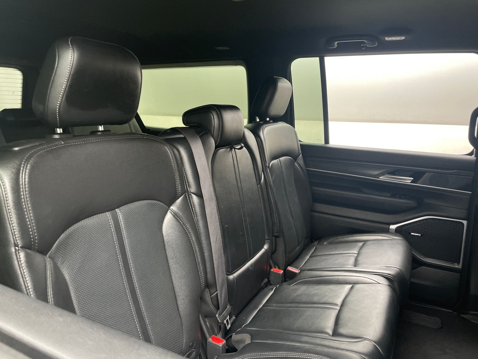 Thumbnail: 2024 Jeep Wagoneer - 5