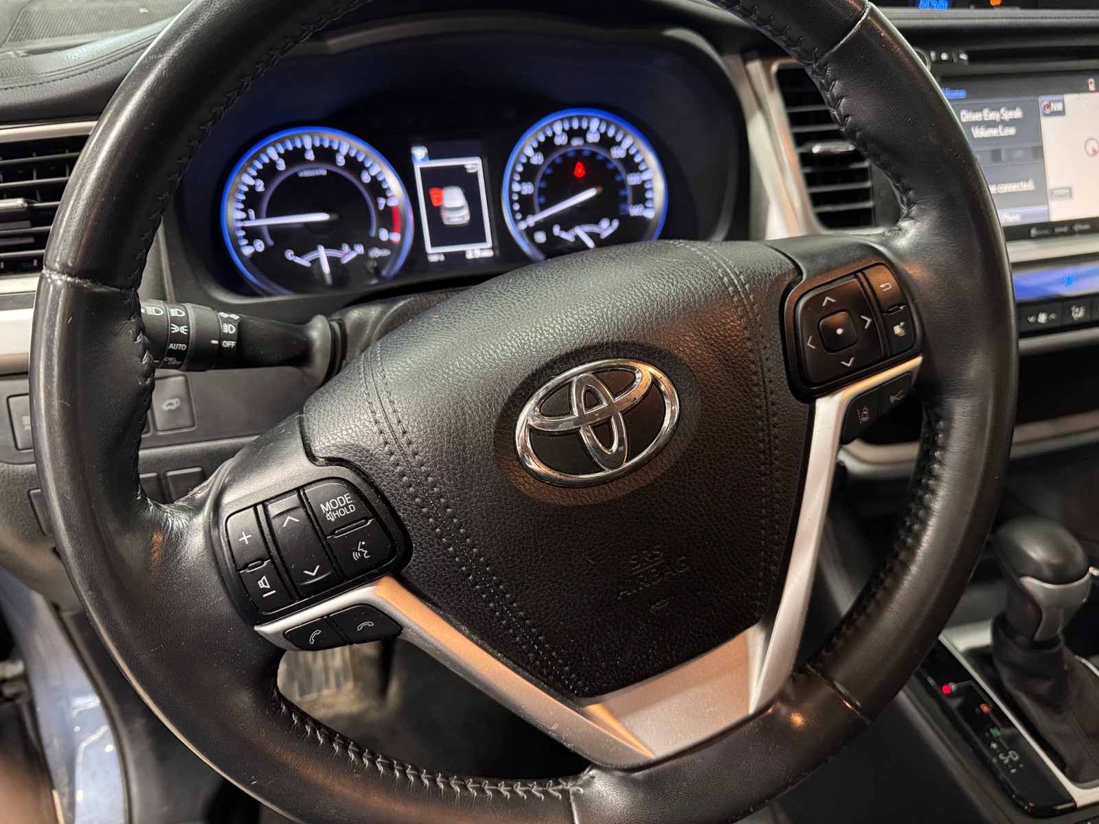 Thumbnail: 2019 Toyota Highlander - 4