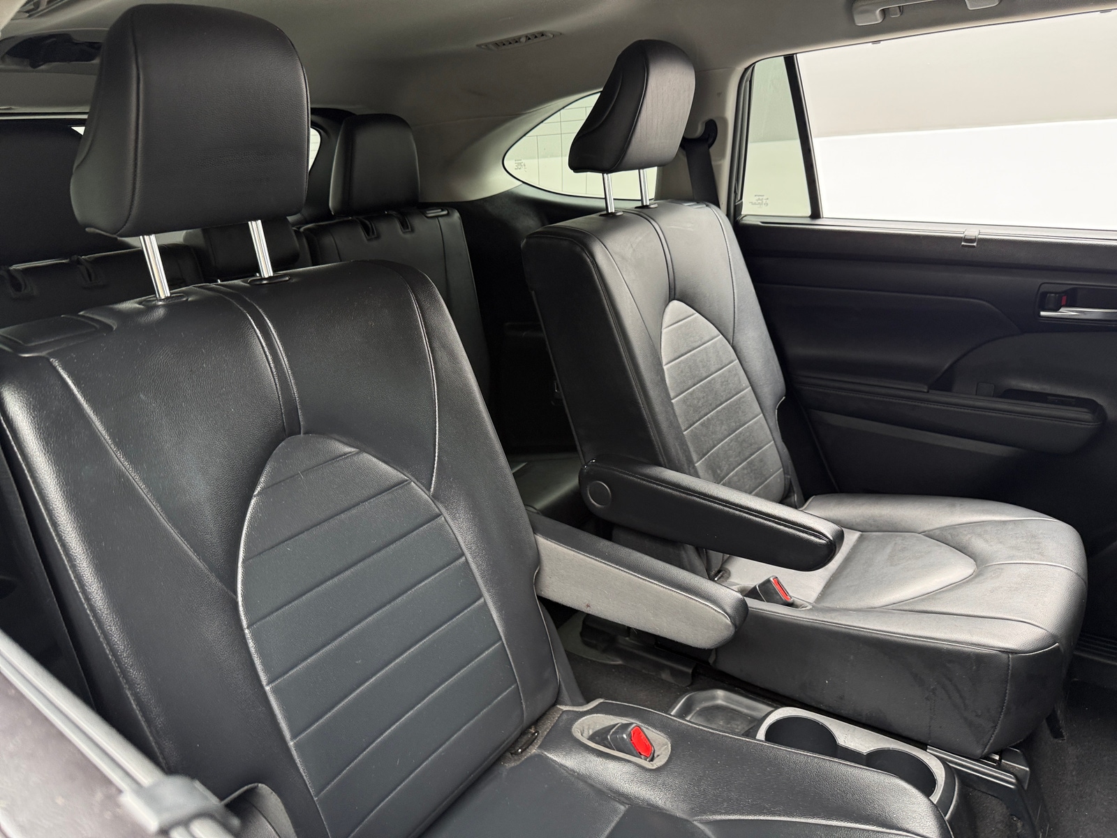 Thumbnail: 2020 Toyota Highlander - 6