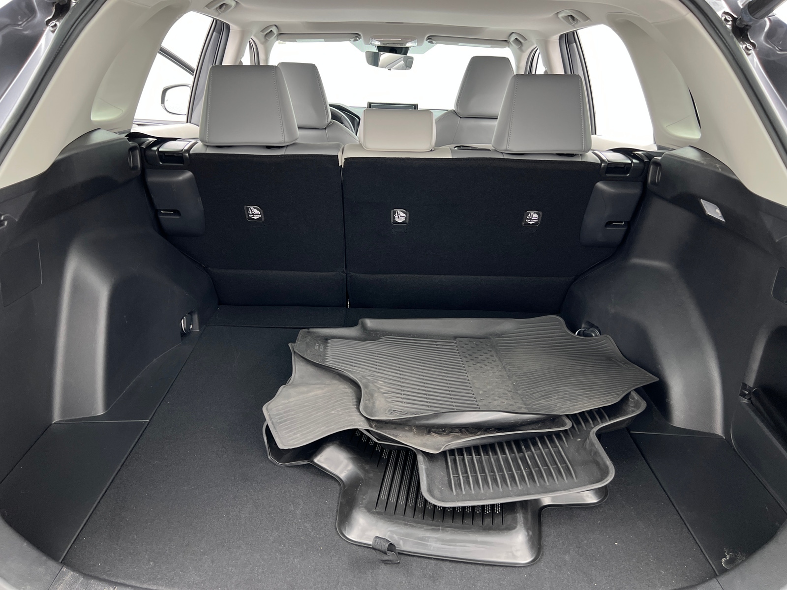 Thumbnail: 2021 Toyota RAV4 - 6