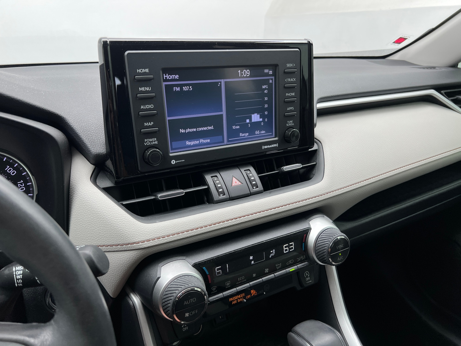 Thumbnail: 2021 Toyota RAV4 - 3