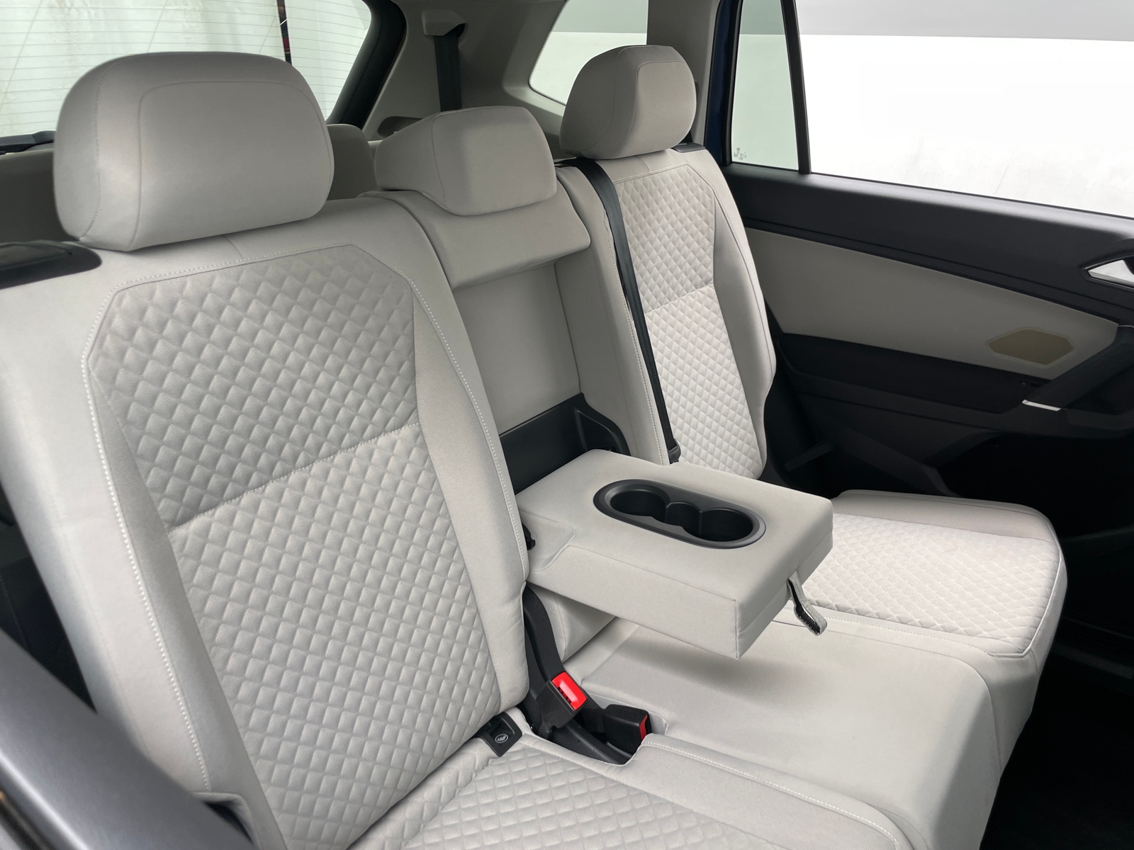 Thumbnail: 2018 Volkswagen Tiguan - 6