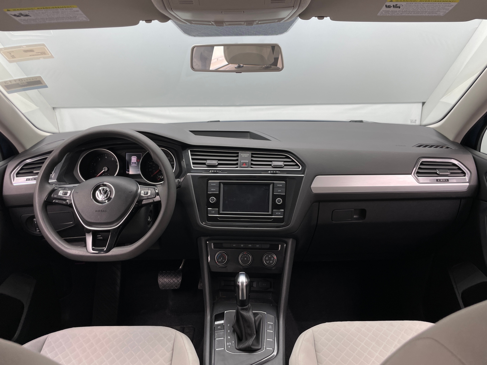Thumbnail: 2018 Volkswagen Tiguan - 3