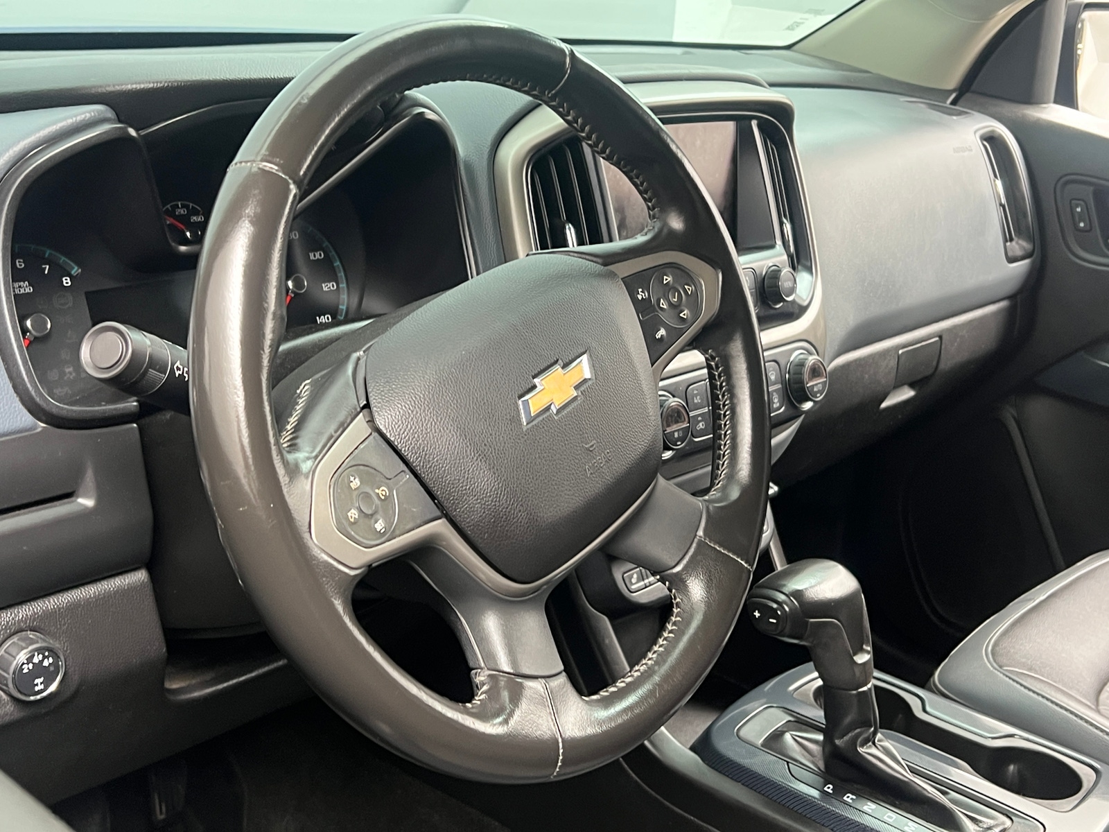 Thumbnail: 2016 Chevrolet Colorado - 3