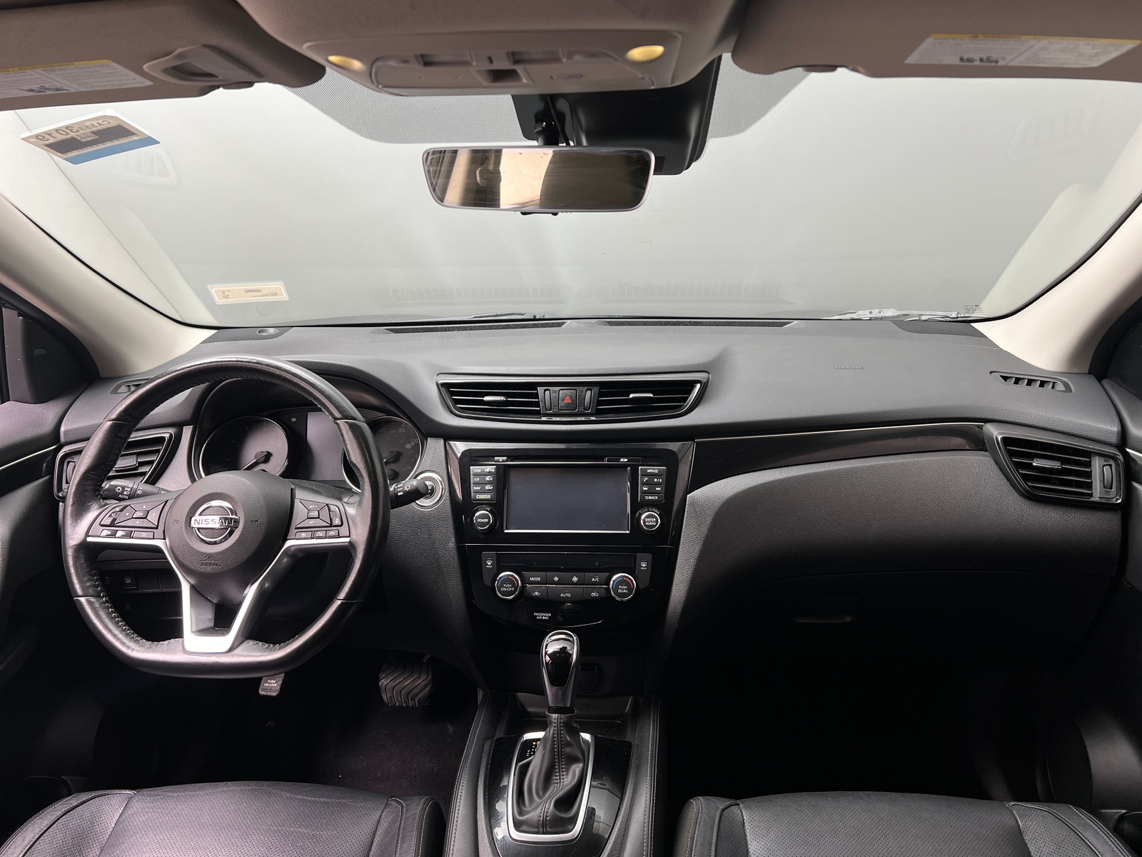 Thumbnail: 2017 Nissan Rogue Sport - 2