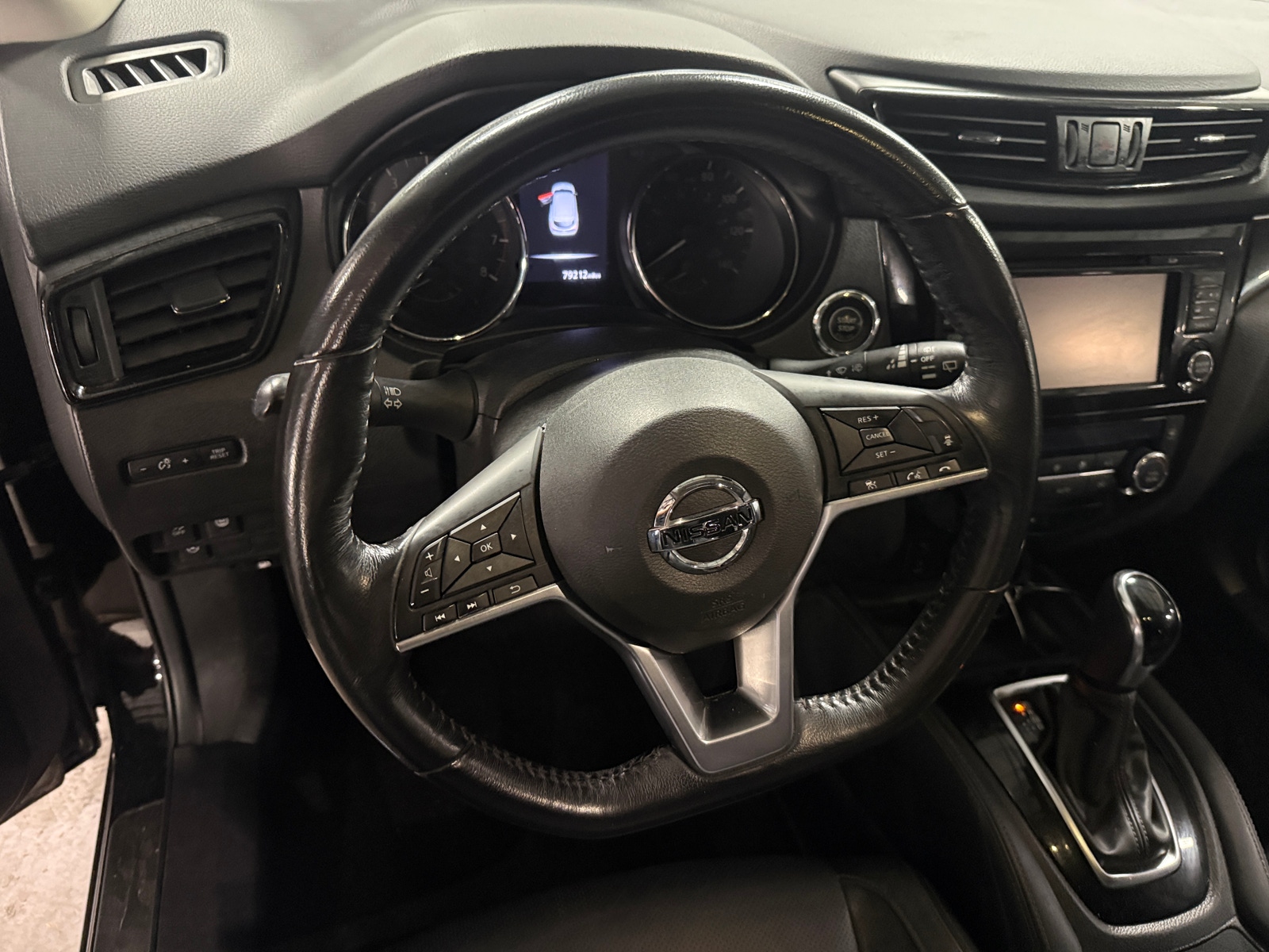 Thumbnail: 2017 Nissan Rogue Sport - 4