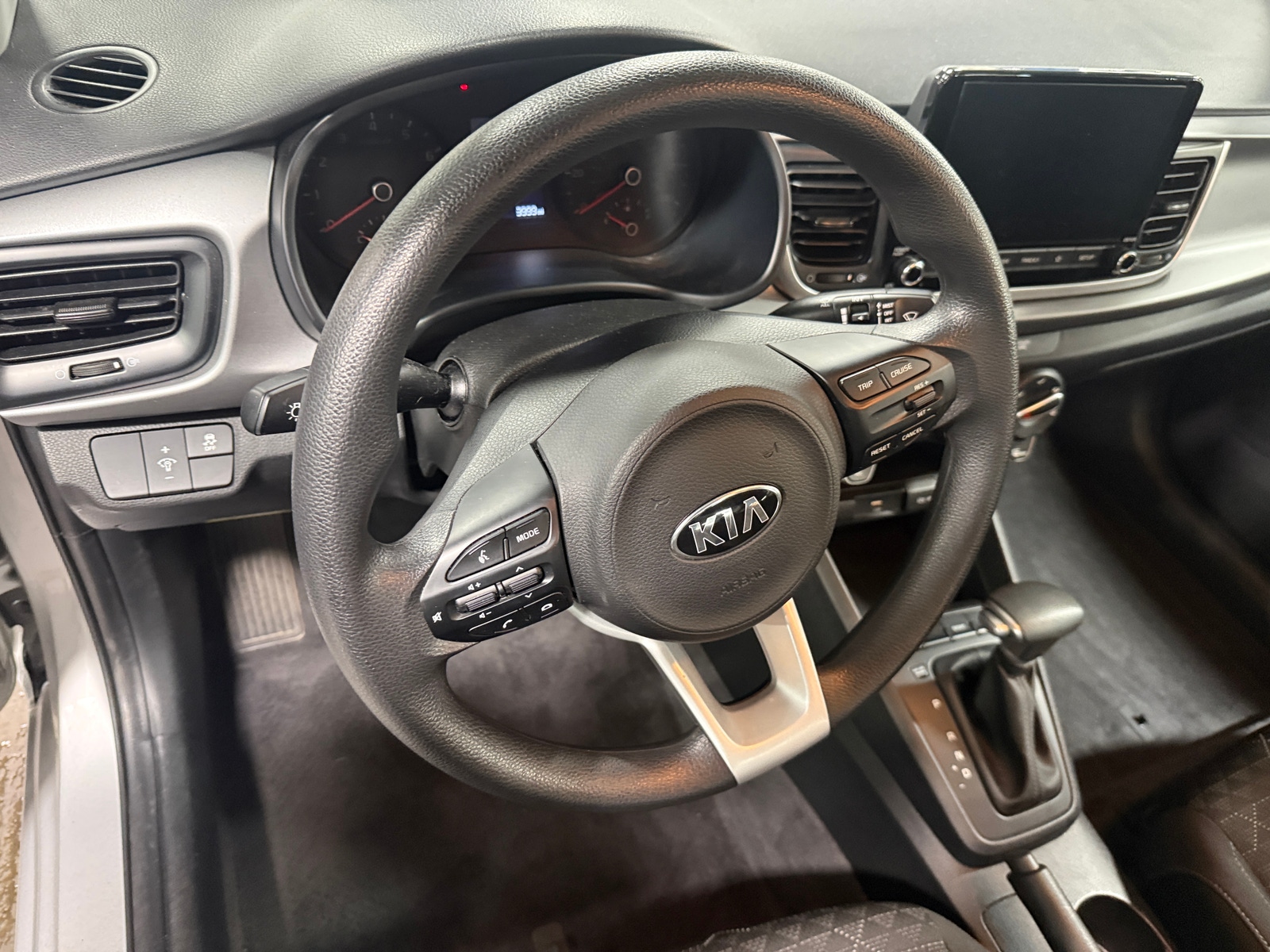 Thumbnail: 2021 Kia Rio - 5