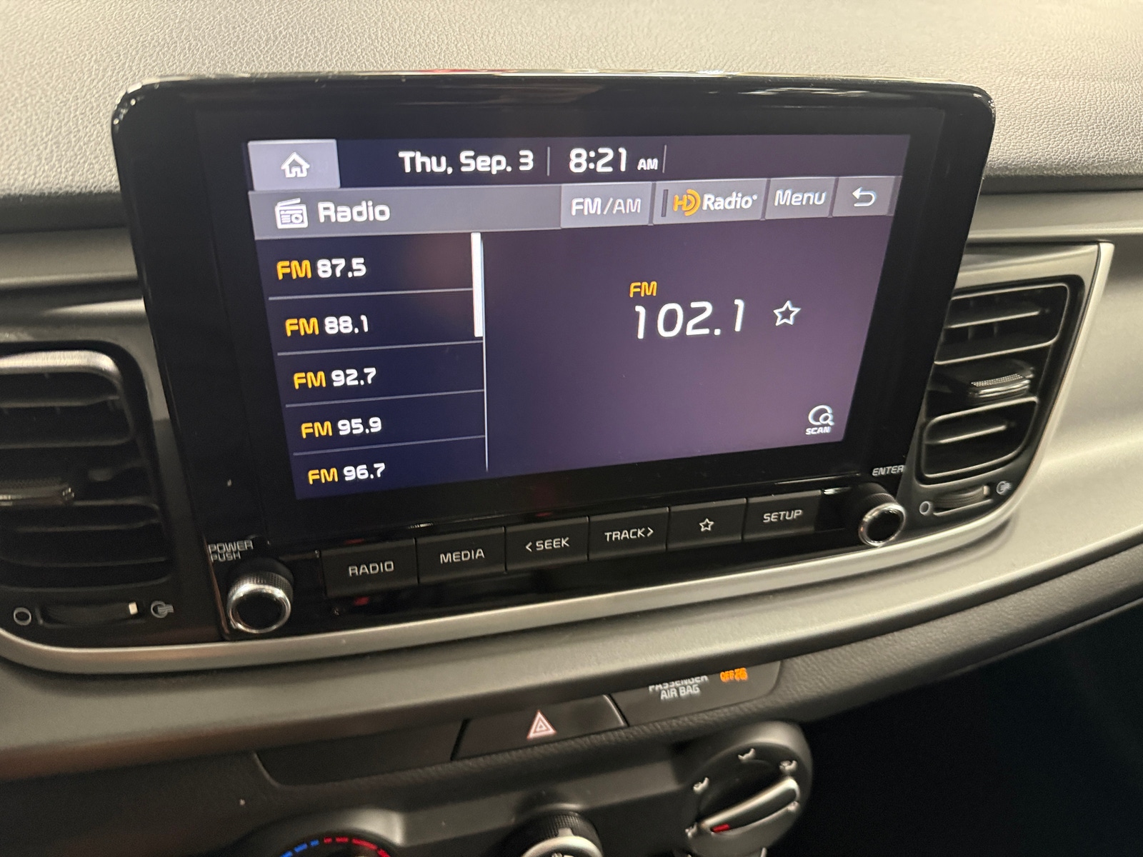 Thumbnail: 2021 Kia Rio - 4