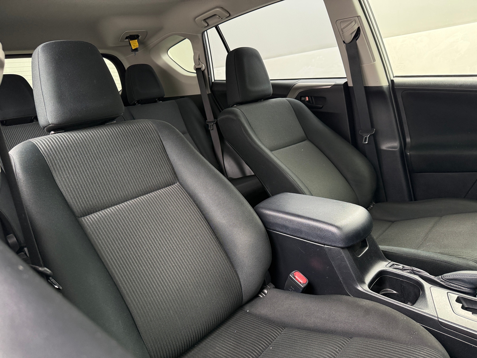 Thumbnail: 2018 Toyota RAV4 - 2