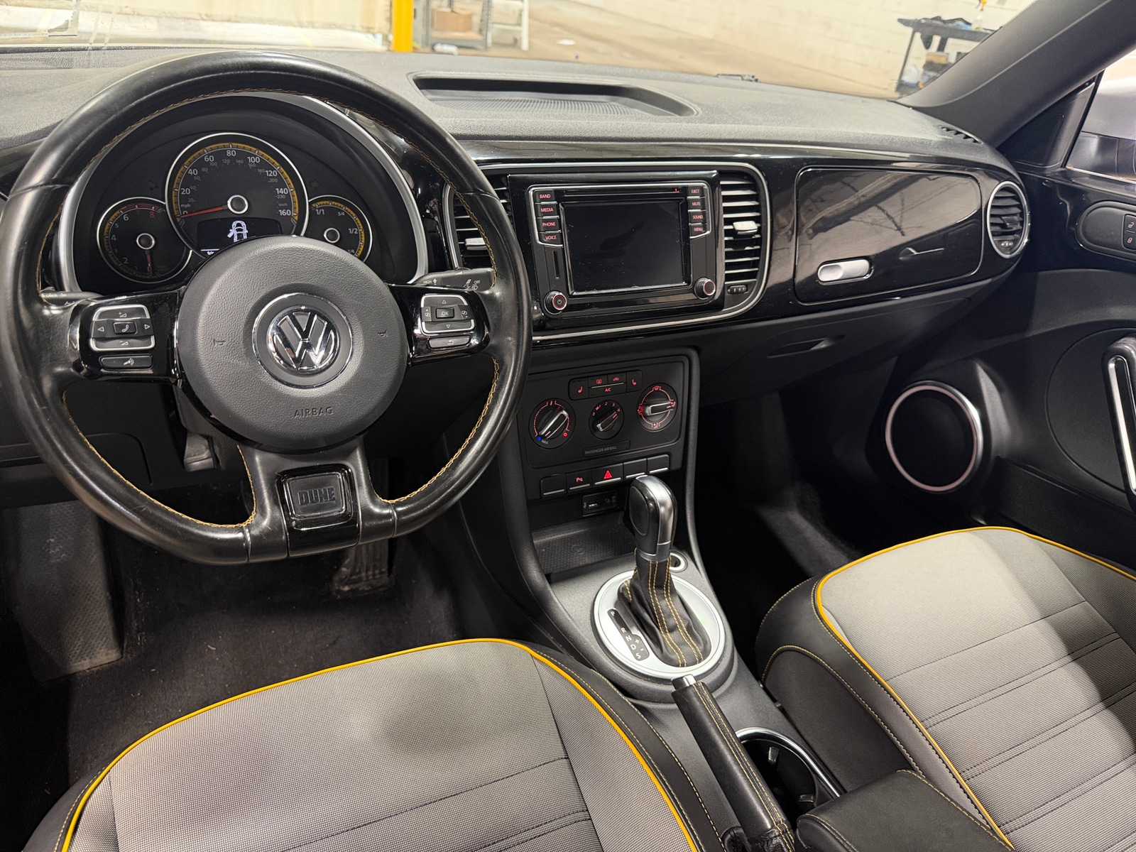 Thumbnail: 2016 Volkswagen Beetle - 3