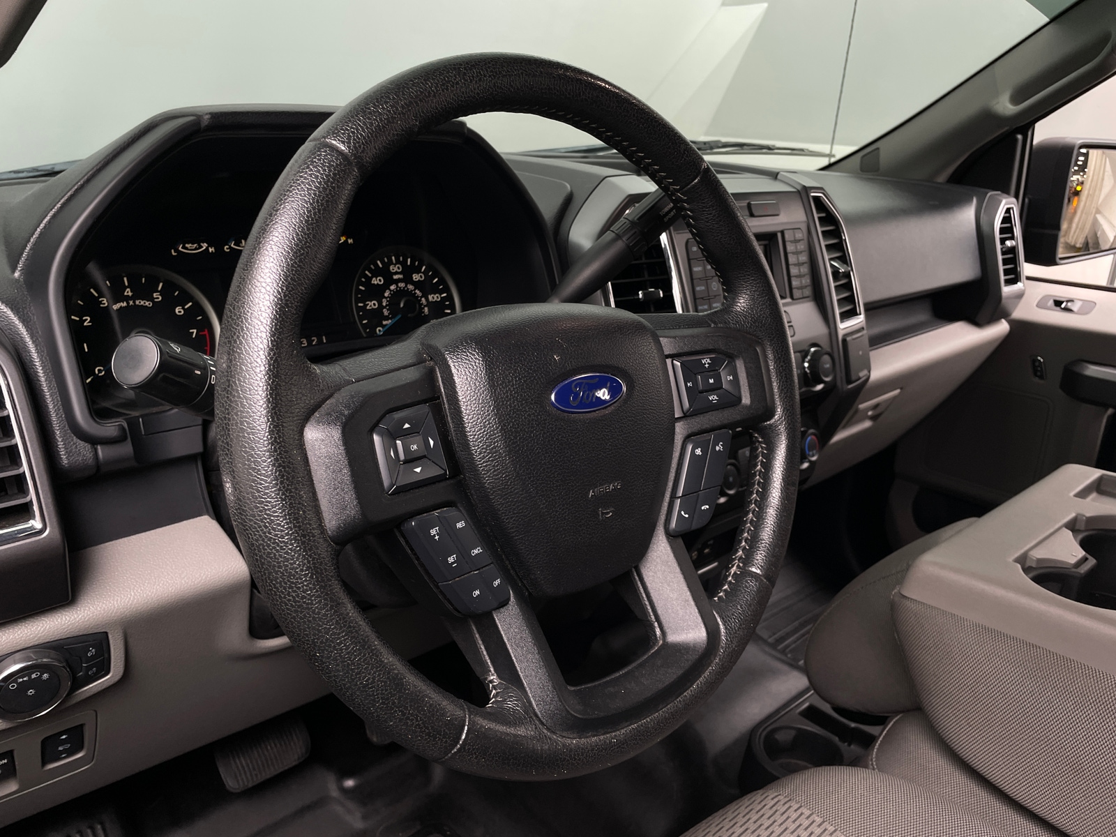 Thumbnail: 2015 Ford Econoline - 5
