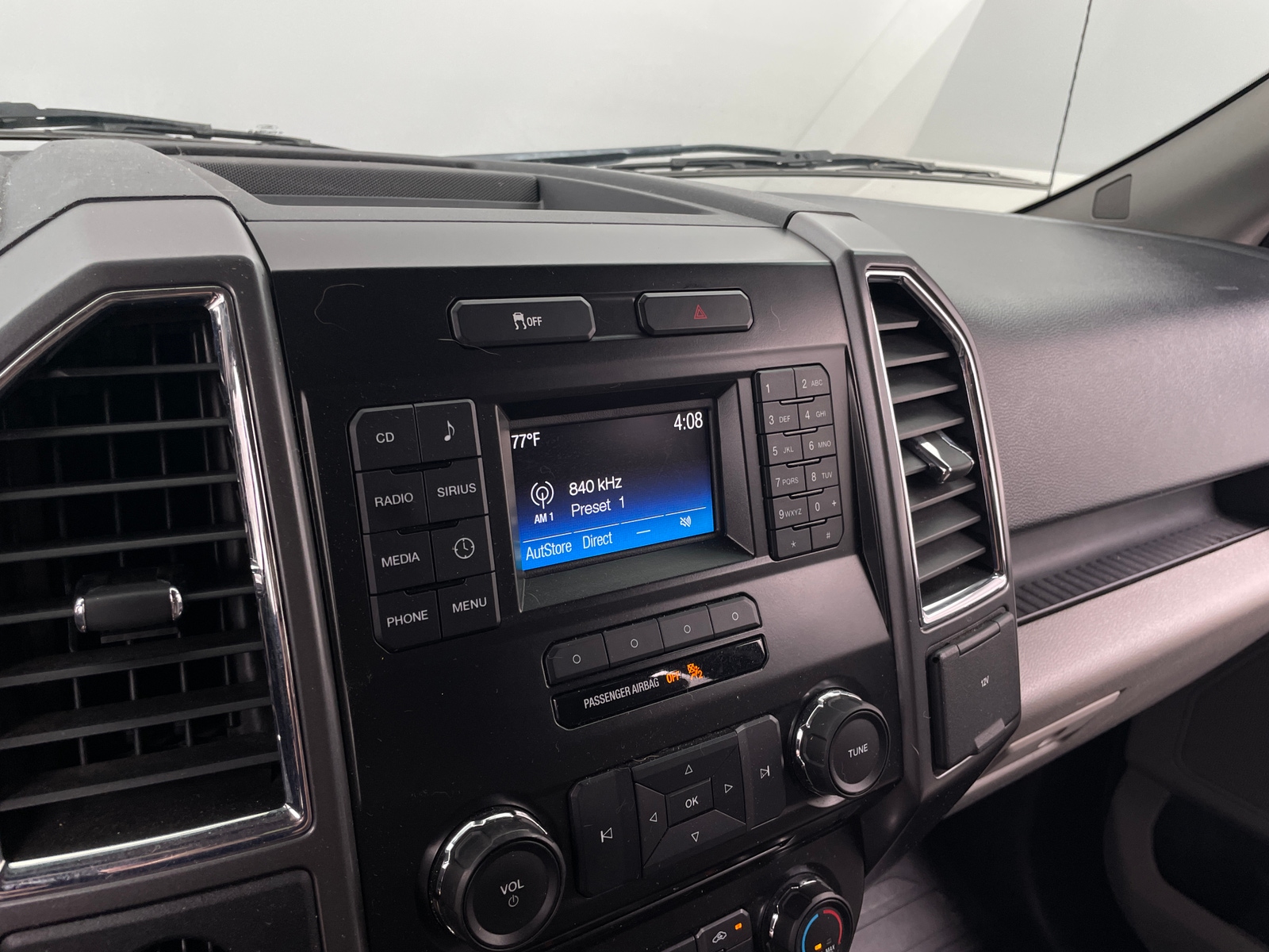 Thumbnail: 2015 Ford Econoline - 4