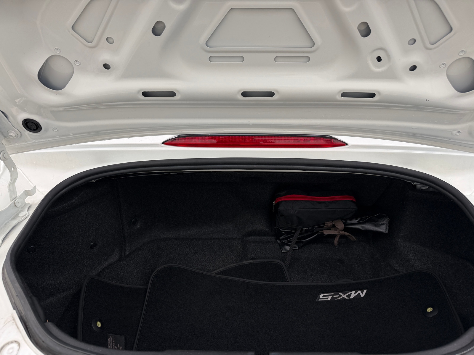 Thumbnail: 2016 Mazda MX-5 Miata - 6