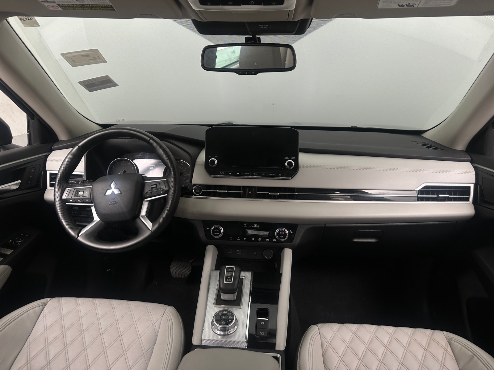 Thumbnail: 2022 Mitsubishi Outlander - 2