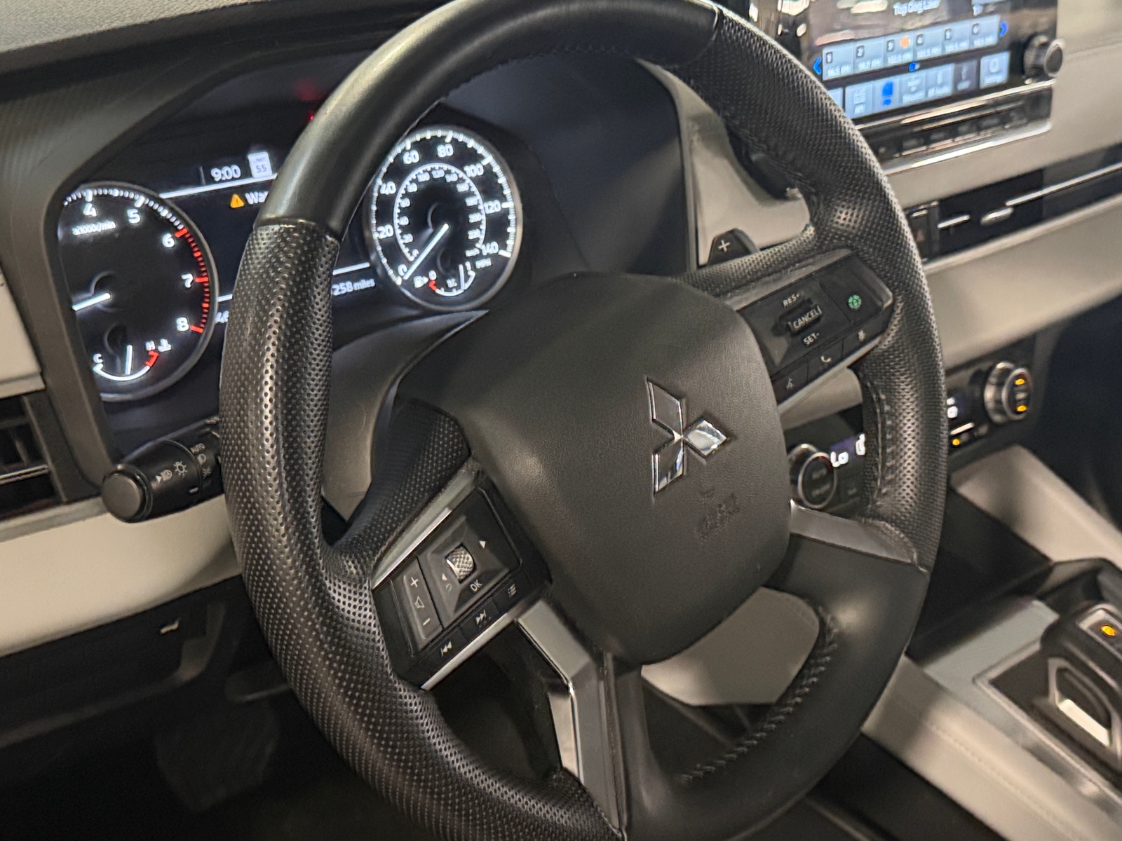 Thumbnail: 2022 Mitsubishi Outlander - 4