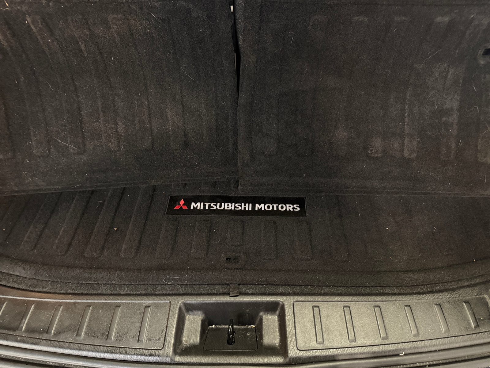 Thumbnail: 2022 Mitsubishi Outlander - 6
