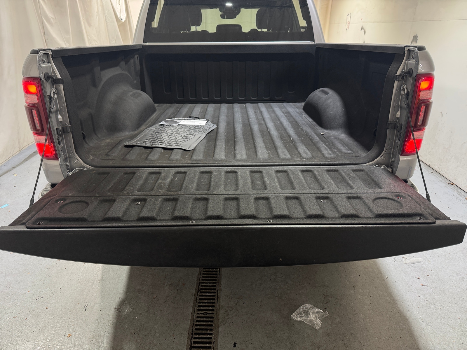 Thumbnail: 2024 RAM 1500 - 6