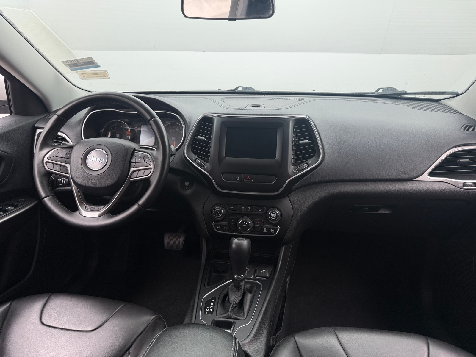 Thumbnail: 2019 Jeep Cherokee - 3