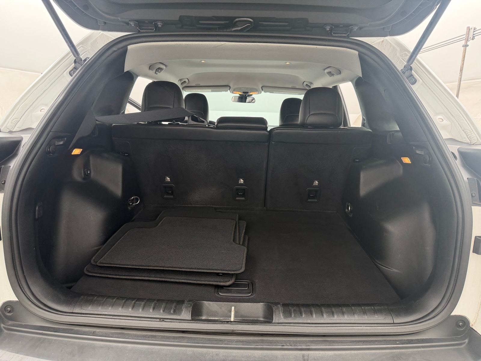 Thumbnail: 2019 Jeep Cherokee - 7