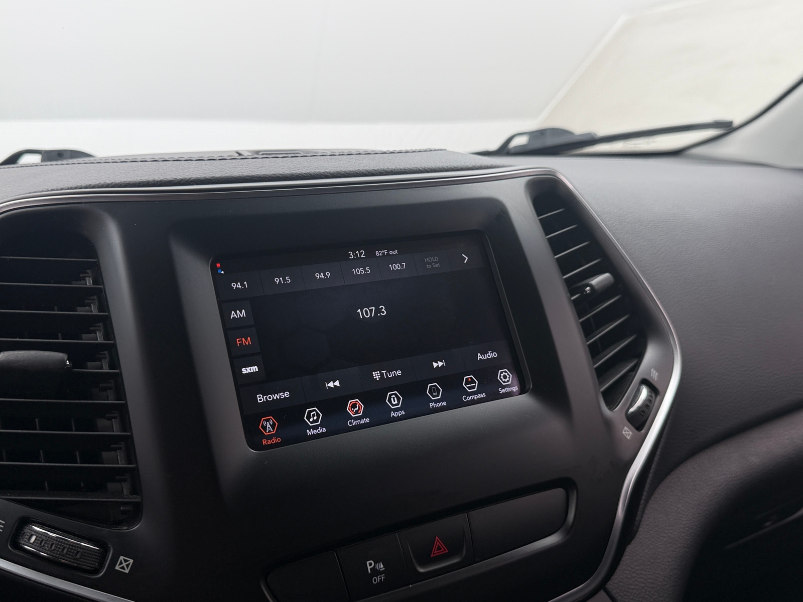 Thumbnail: 2019 Jeep Cherokee - 4