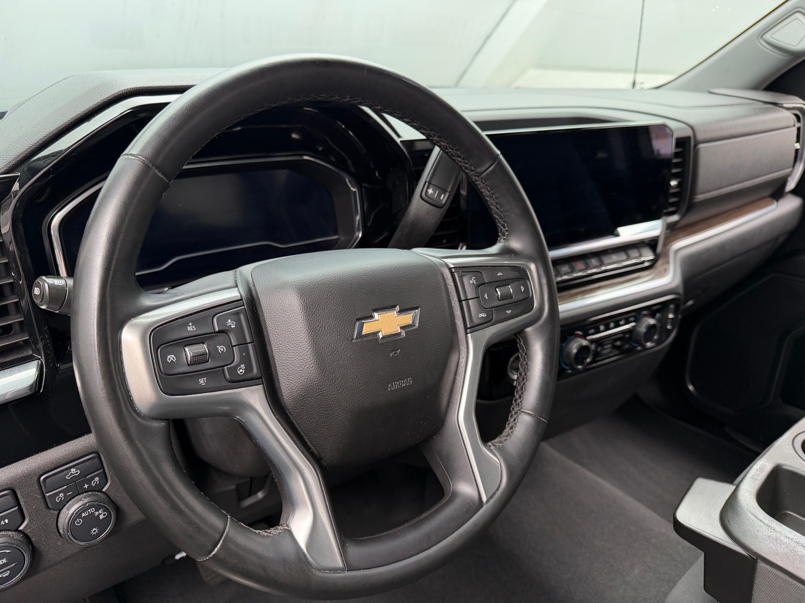 Thumbnail: 2023 Chevrolet Silverado 1500 - 5