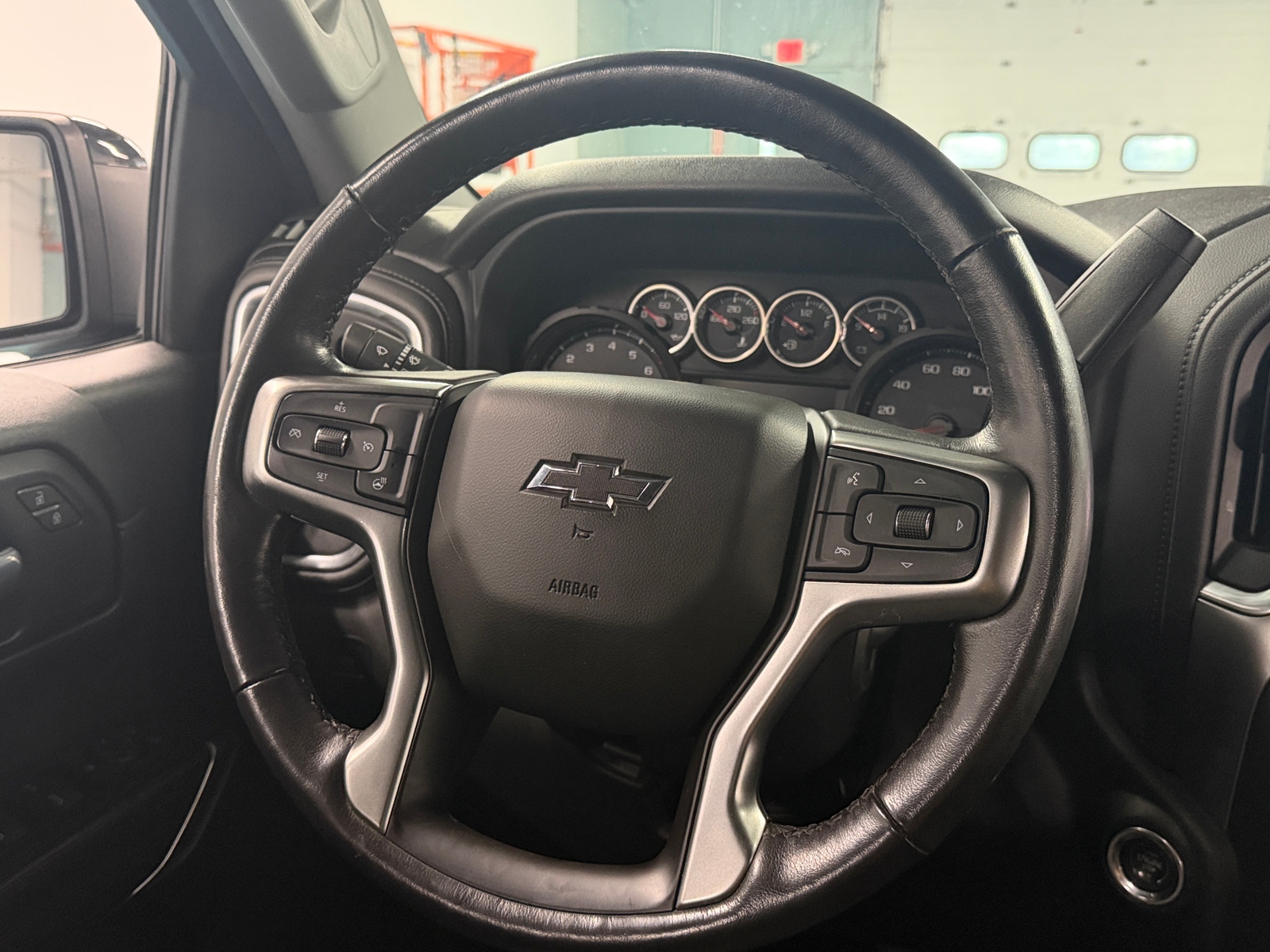 Thumbnail: 2020 Chevrolet Silverado 1500 - 5